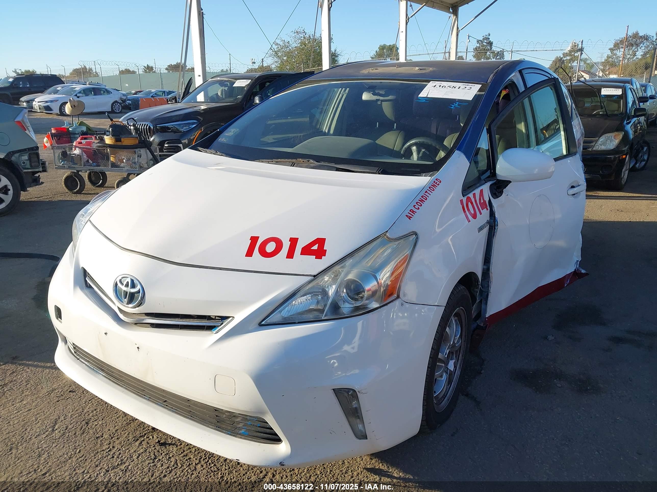 TOYOTA PRIUS image 2