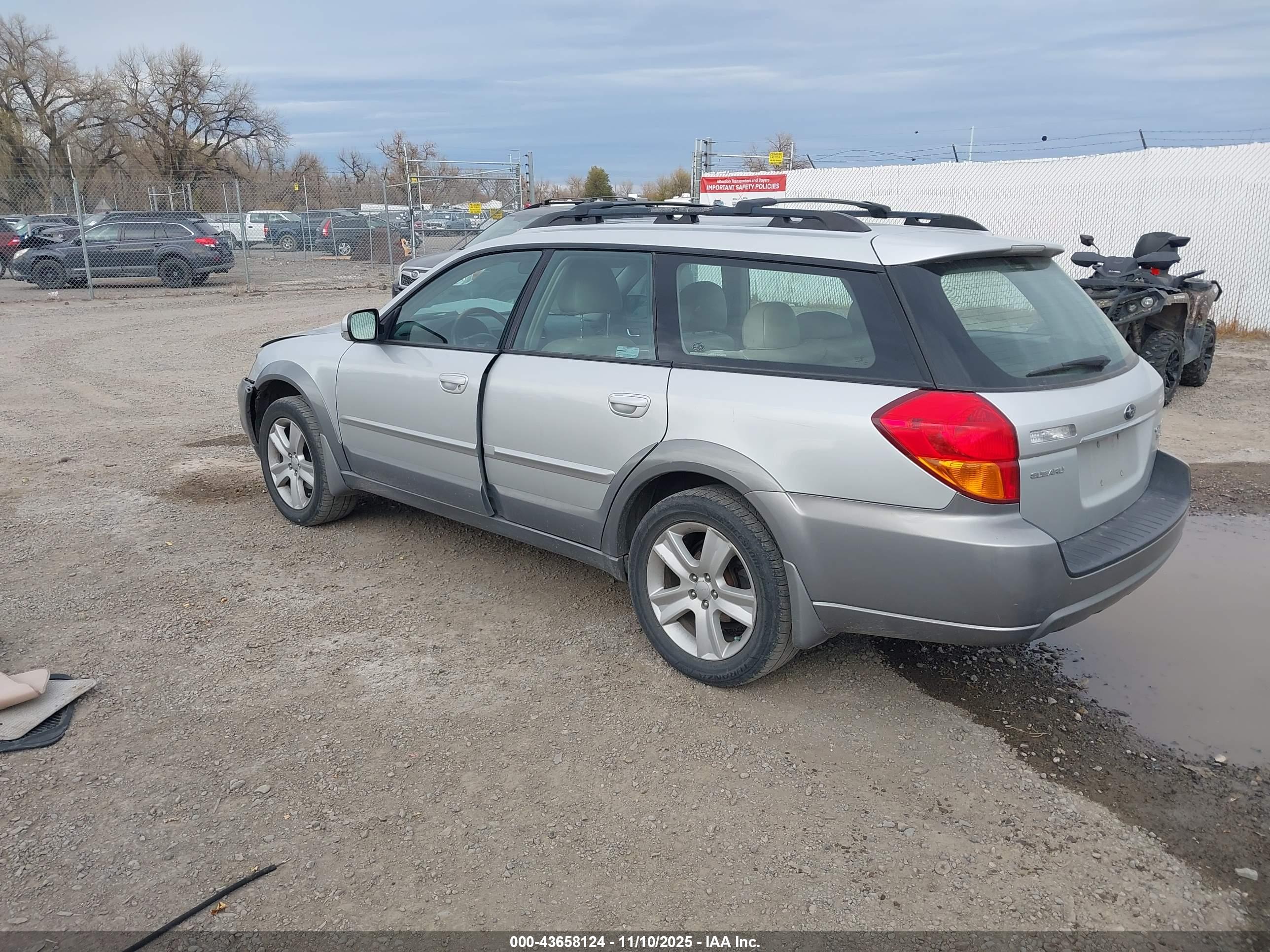 SUBARU OUTBACK image 3