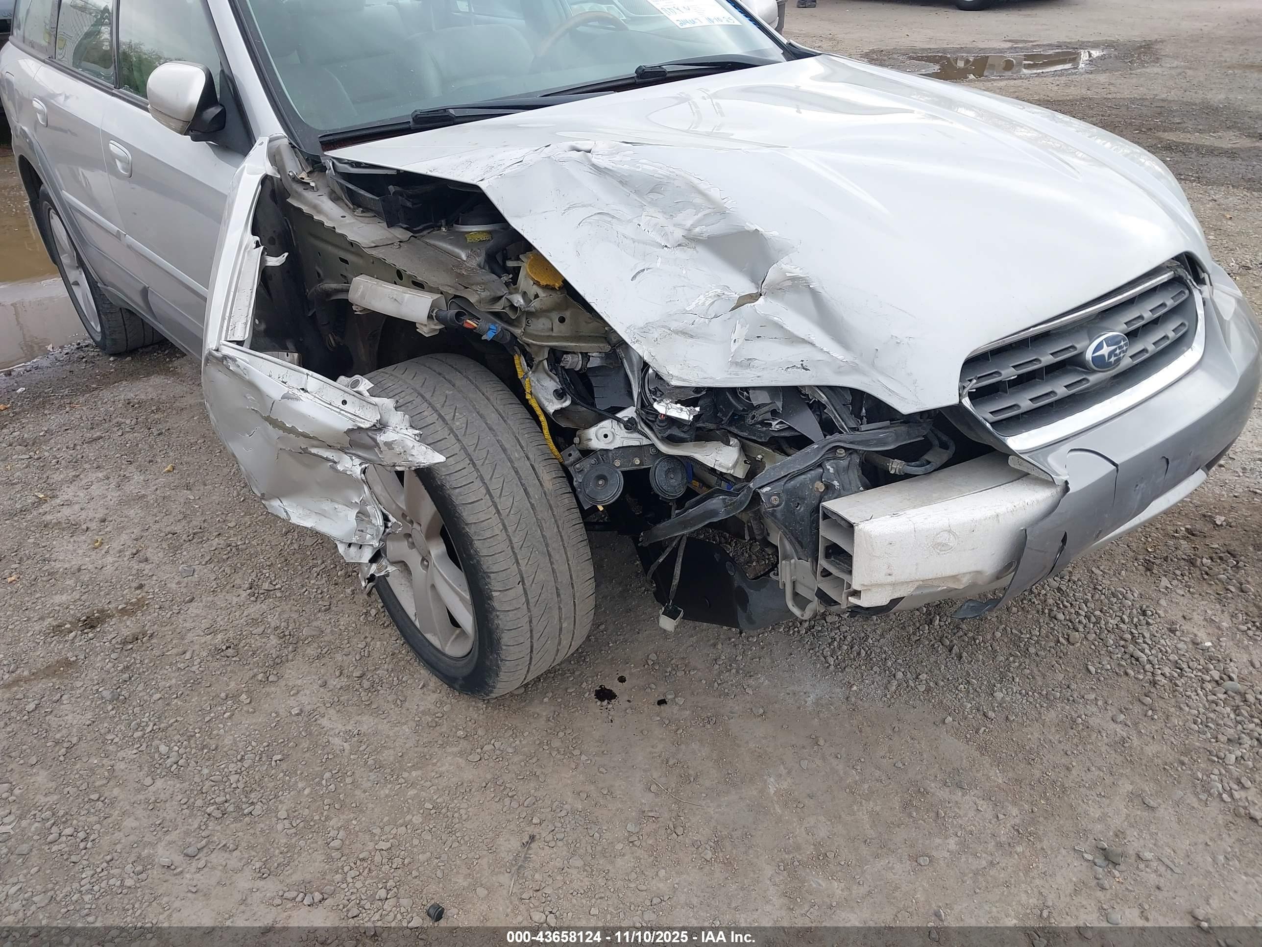 SUBARU OUTBACK image 6