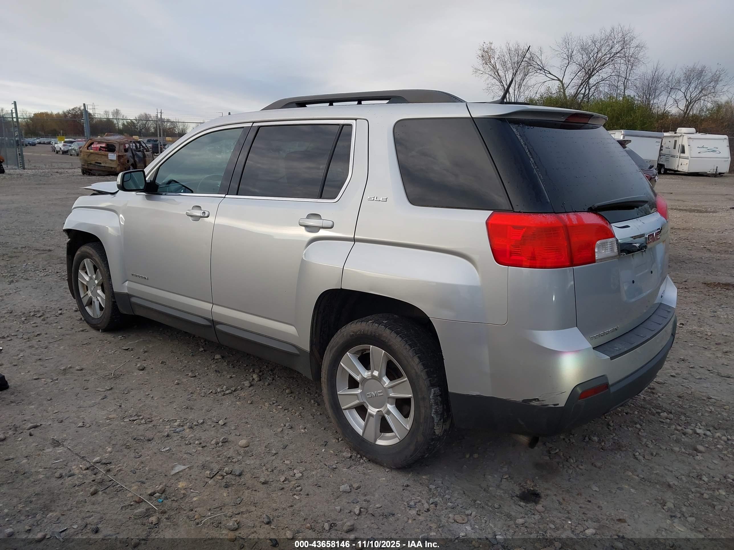 GMC TERRAIN image 3