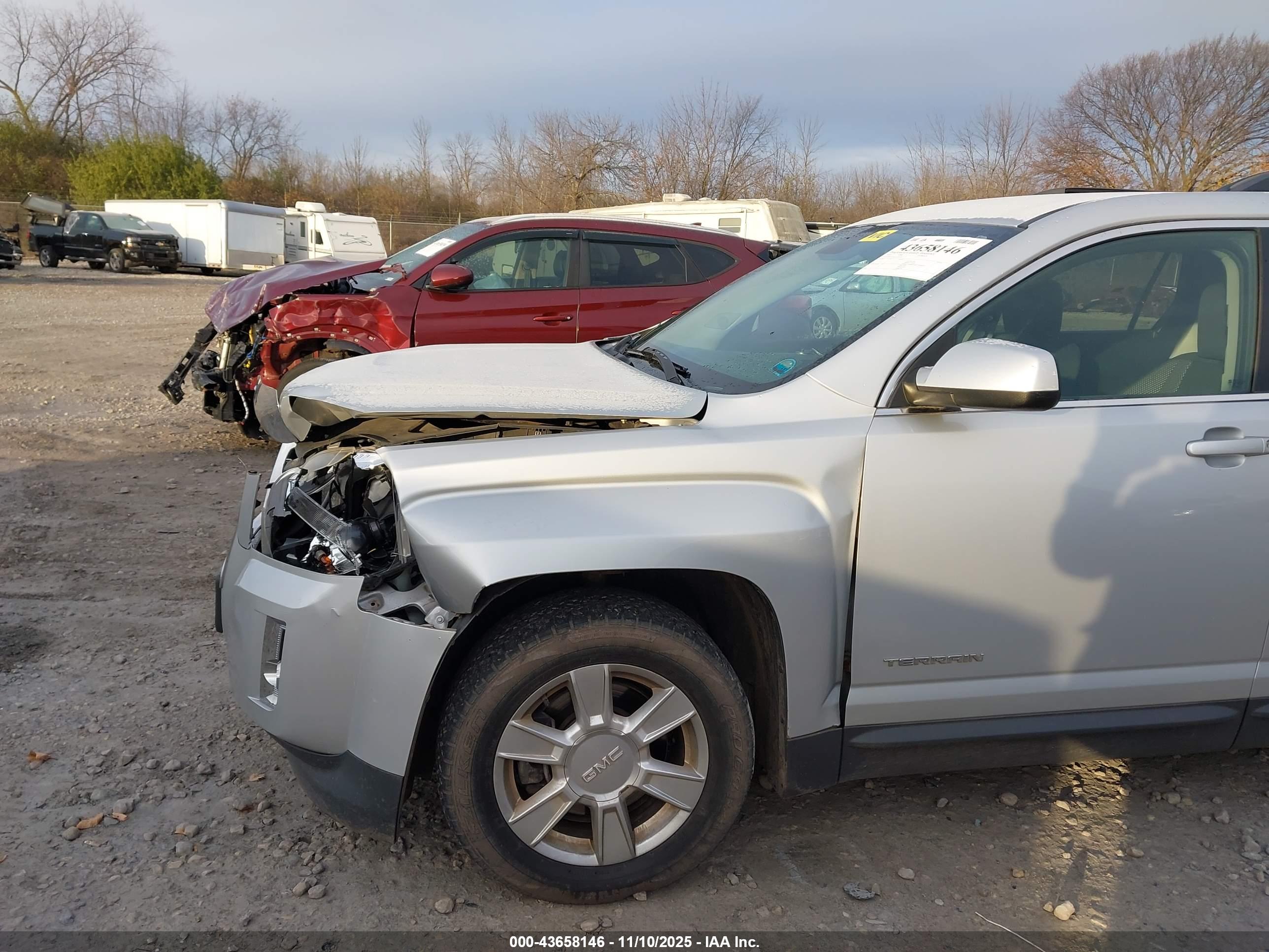 GMC TERRAIN image 6