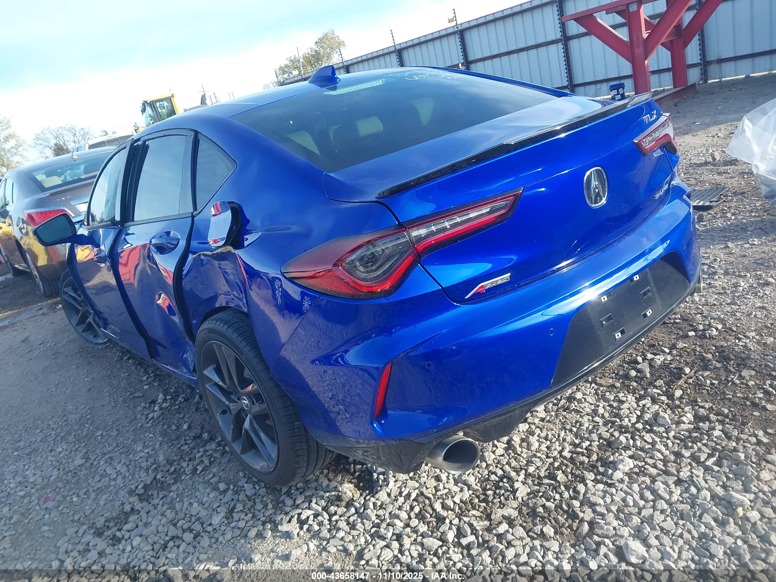 ACURA TLX image 3