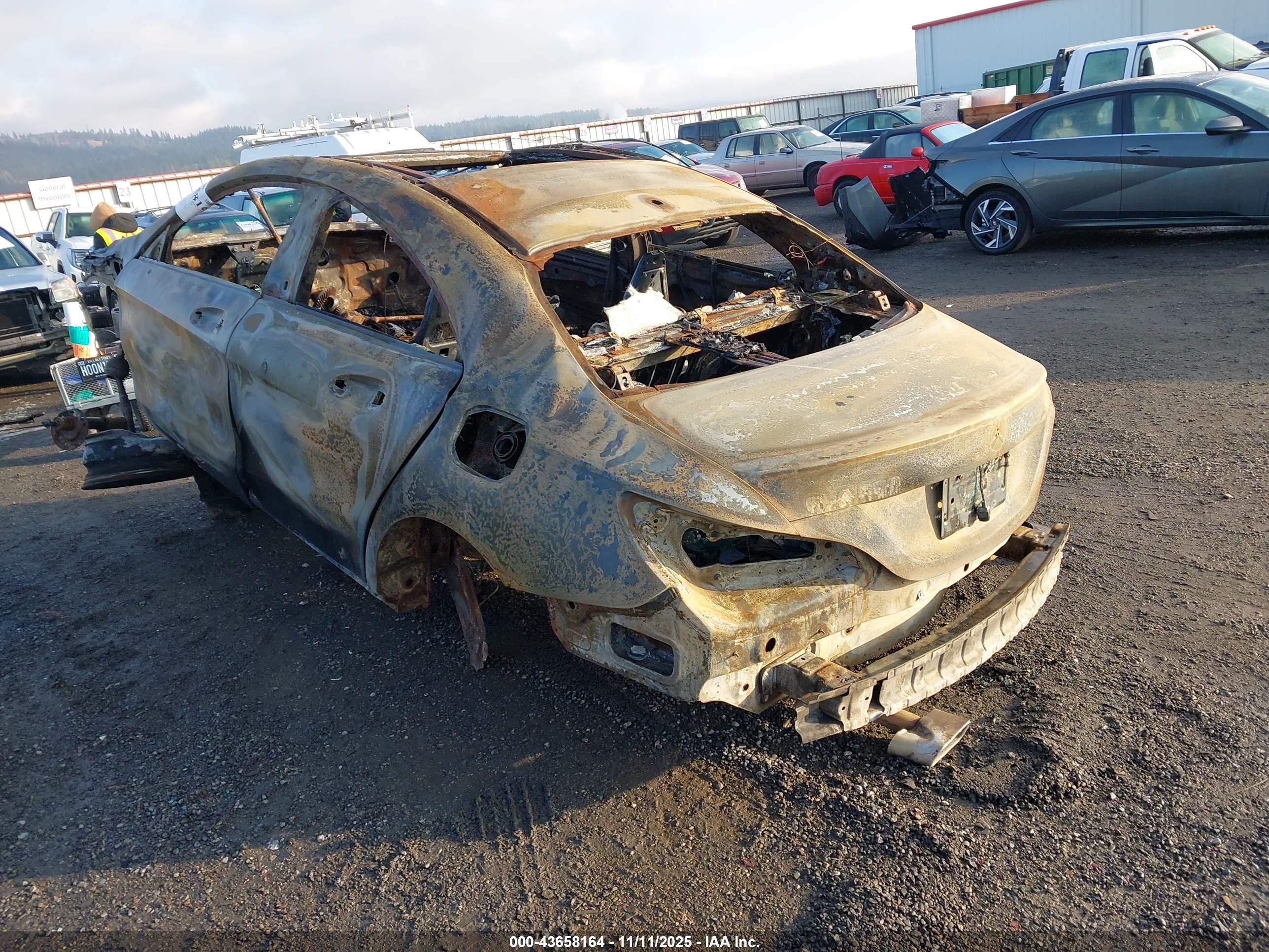 MERCEDES-BENZ CLA image 3