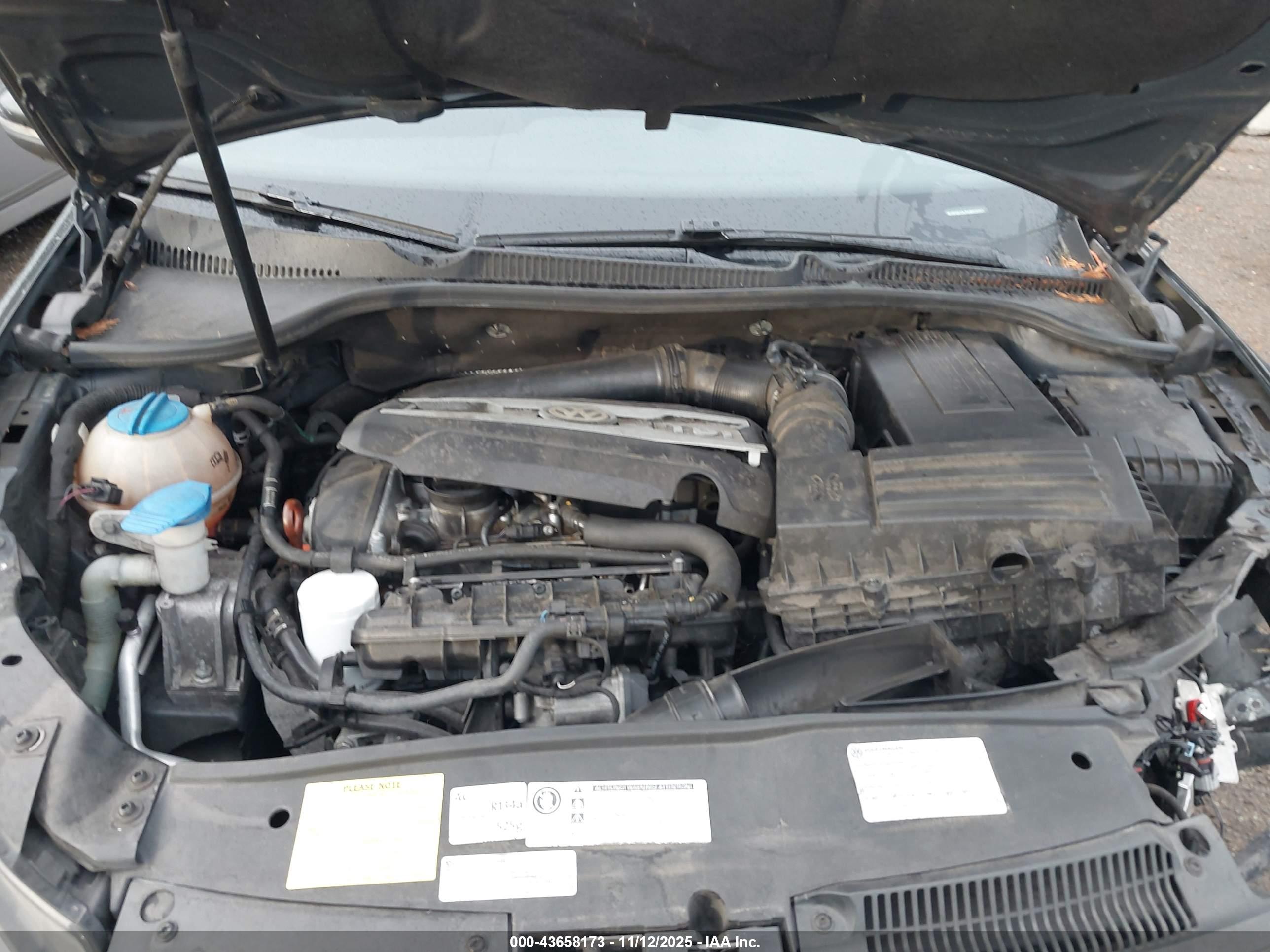 VOLKSWAGEN GTI image 10