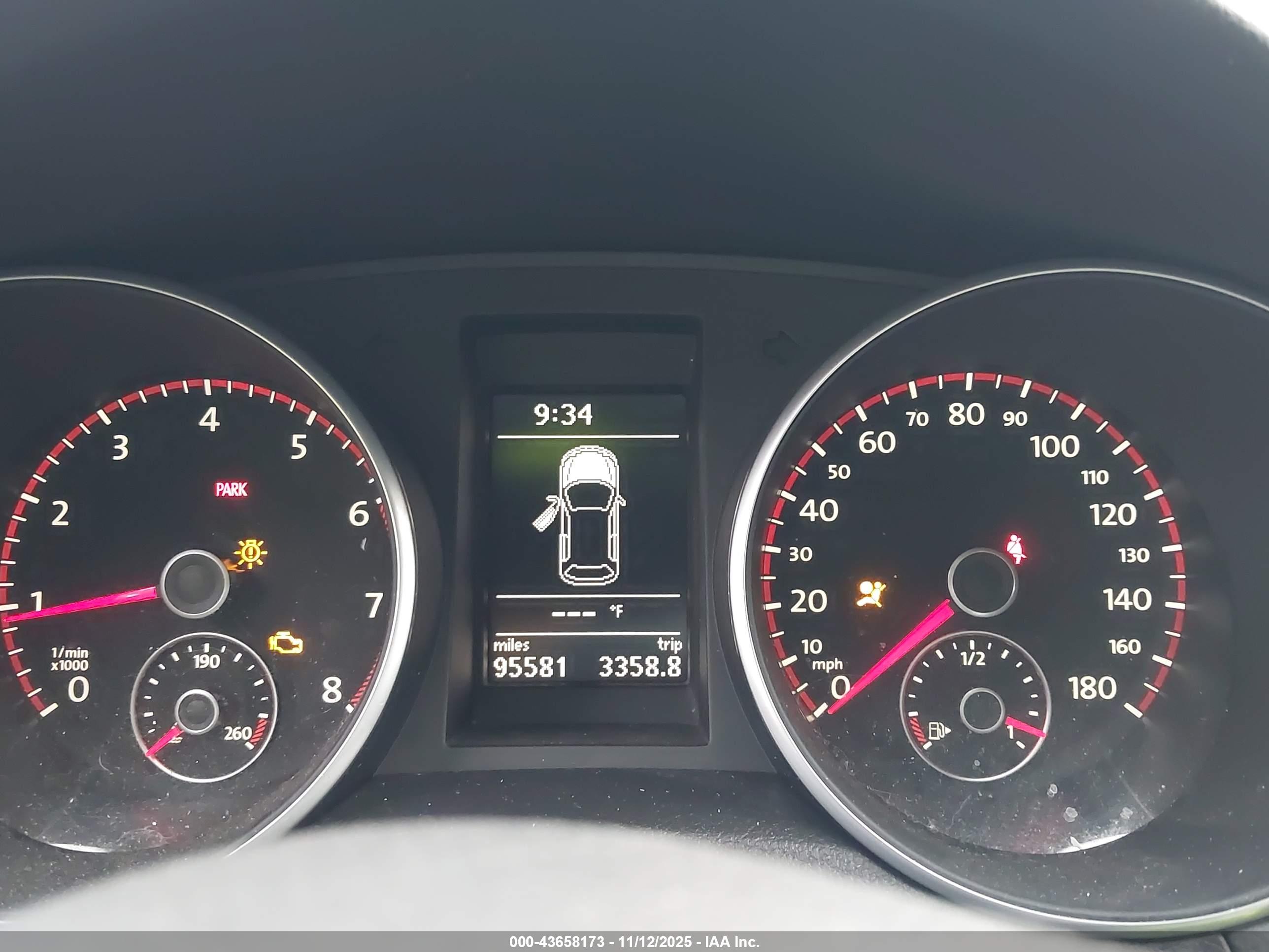 VOLKSWAGEN GTI image 7