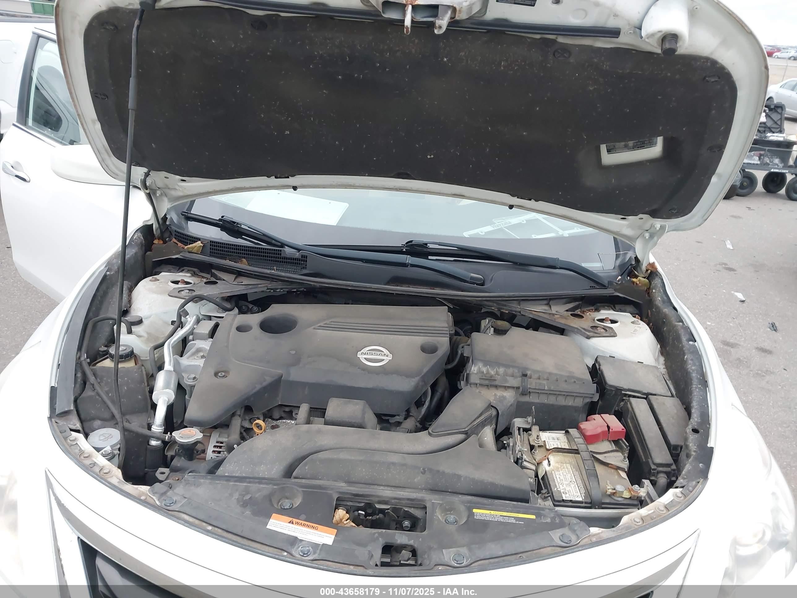 NISSAN ALTIMA image 10