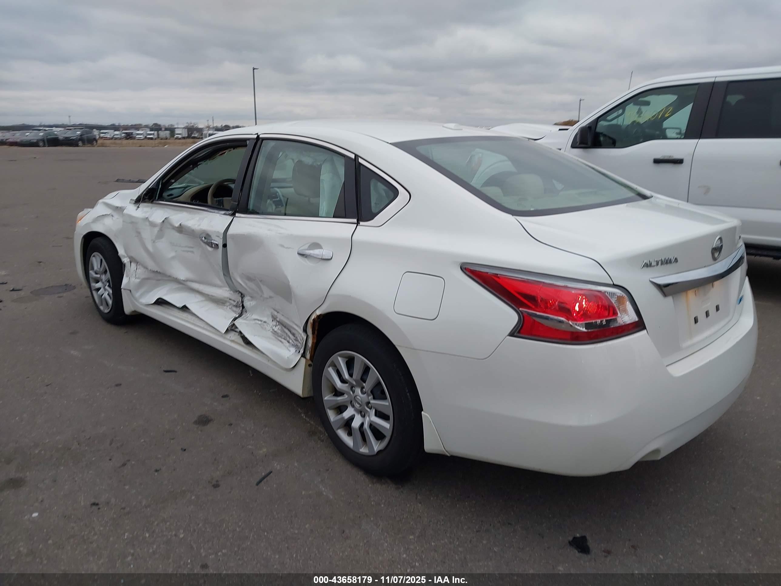 NISSAN ALTIMA image 3