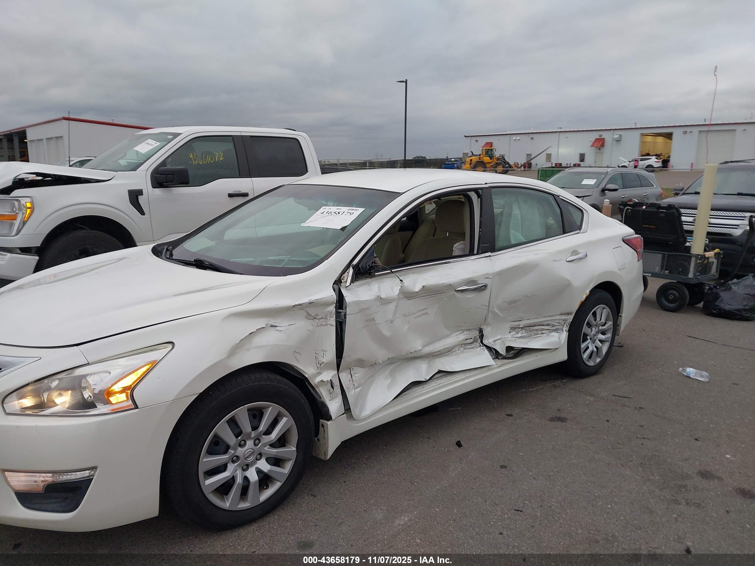 NISSAN ALTIMA image 6