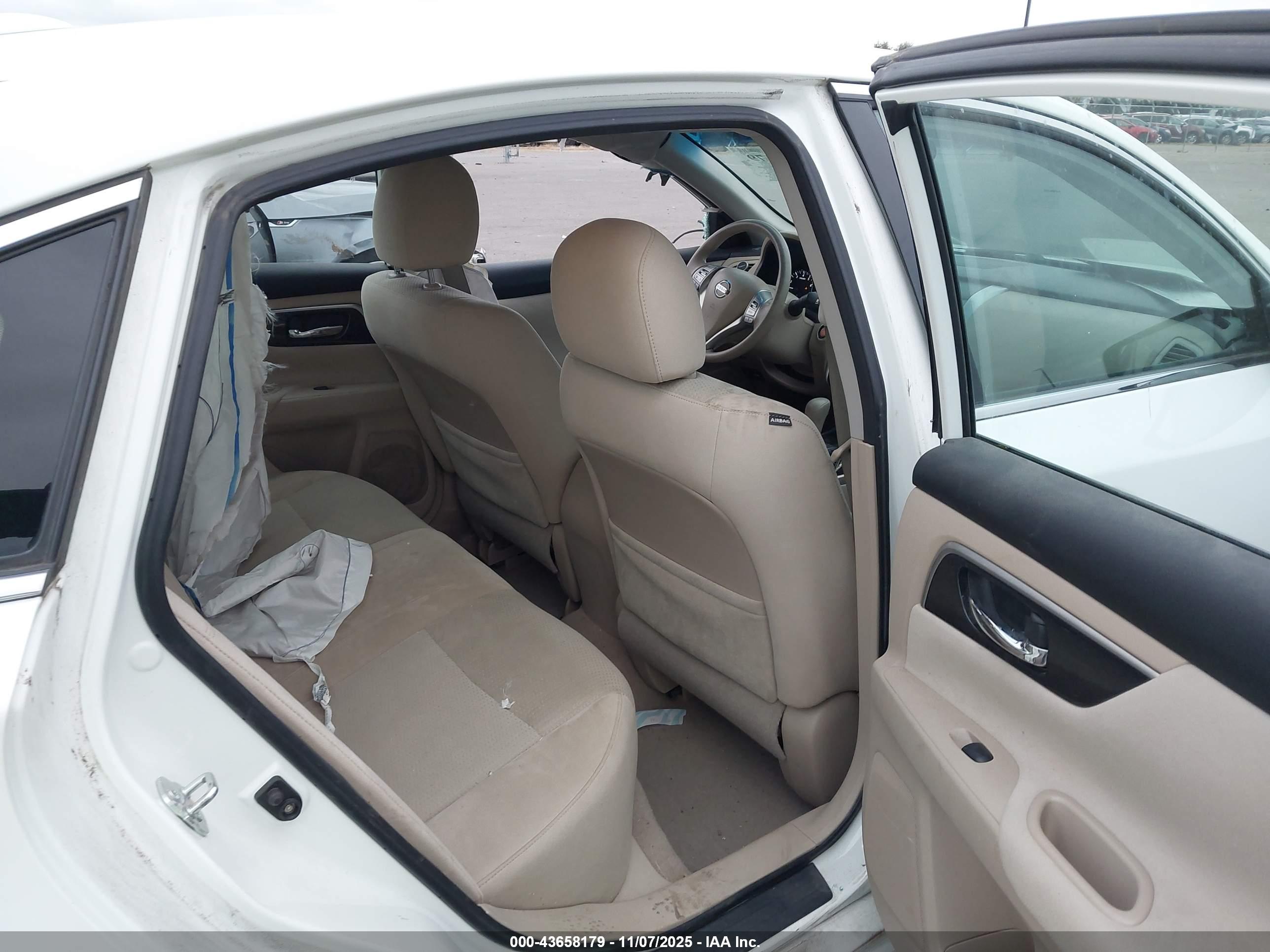 NISSAN ALTIMA image 8