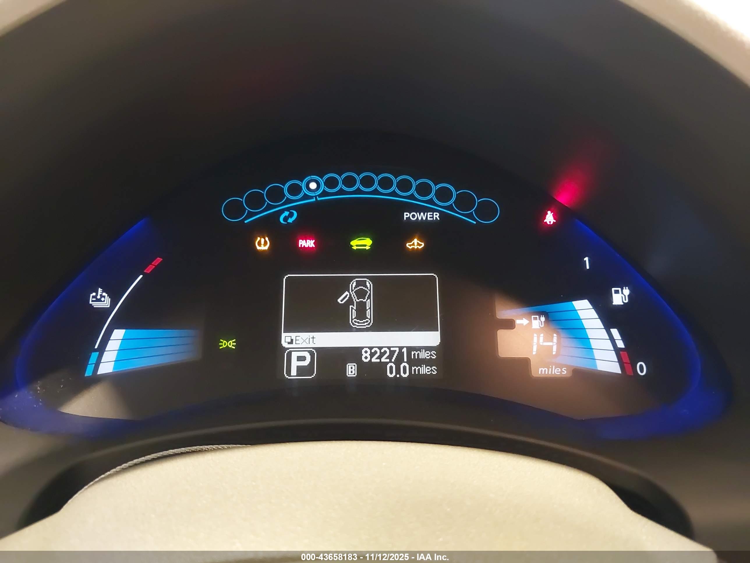 NISSAN LEAF image 7
