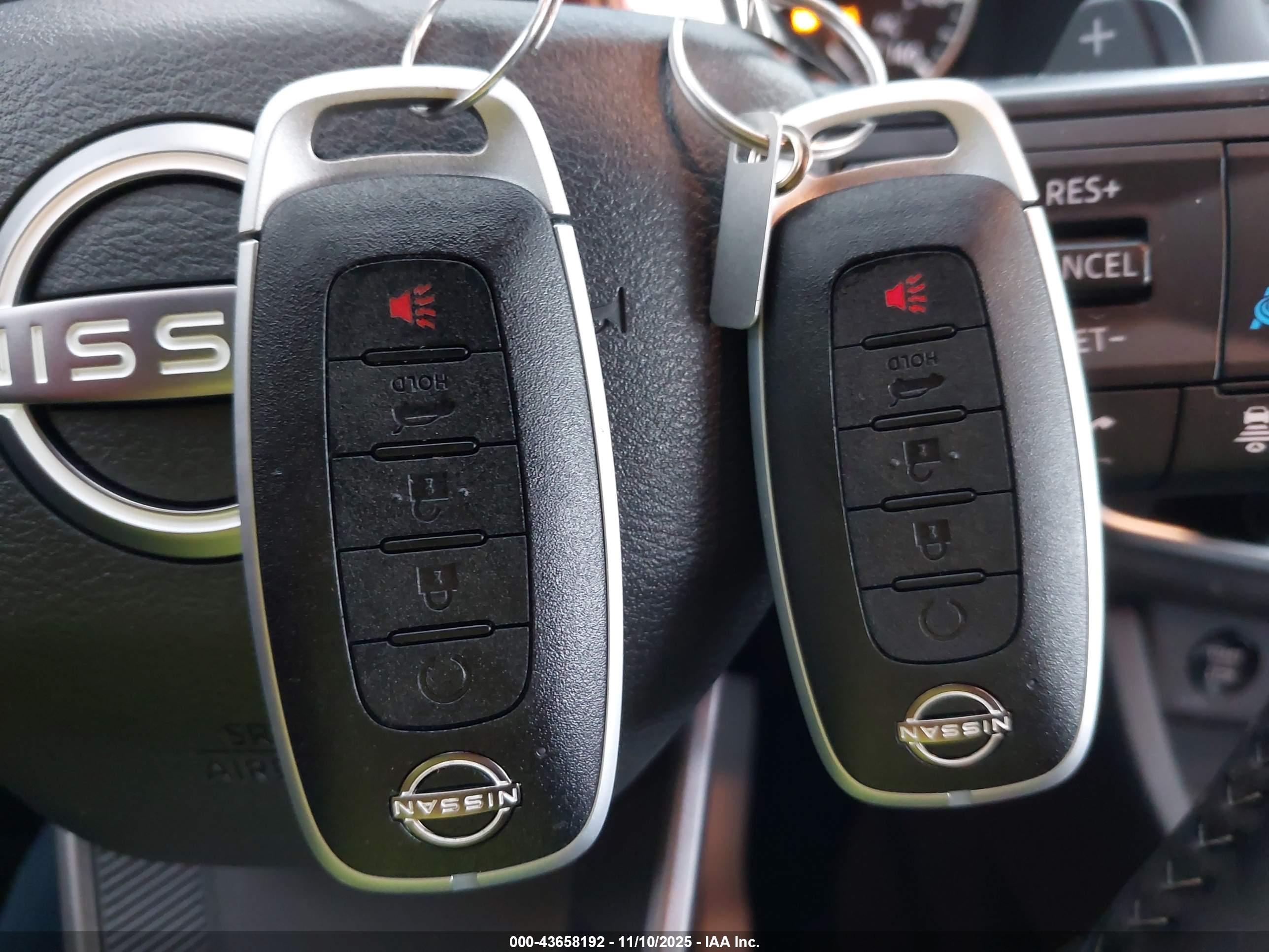 NISSAN ROGUE image 11