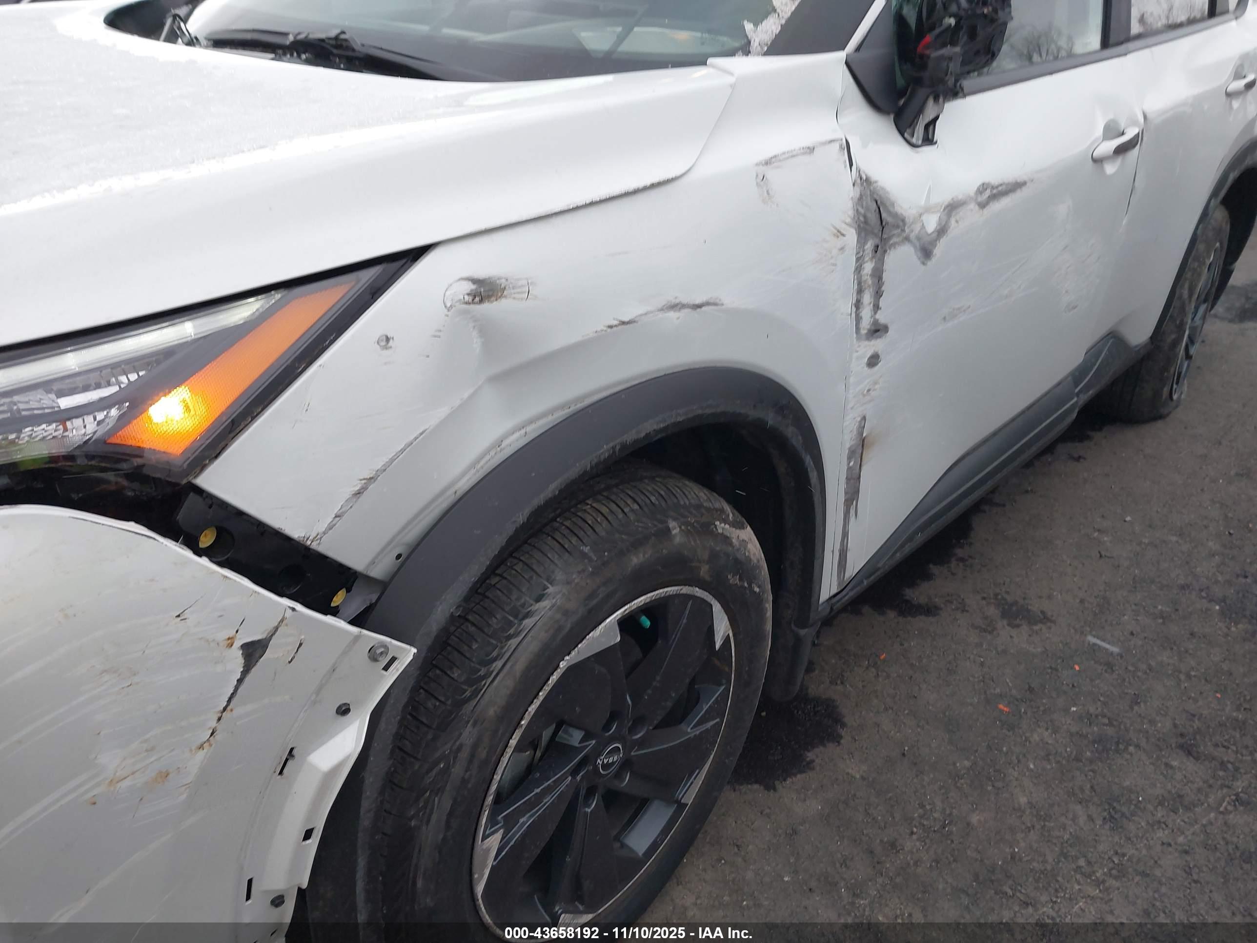 NISSAN ROGUE image 6