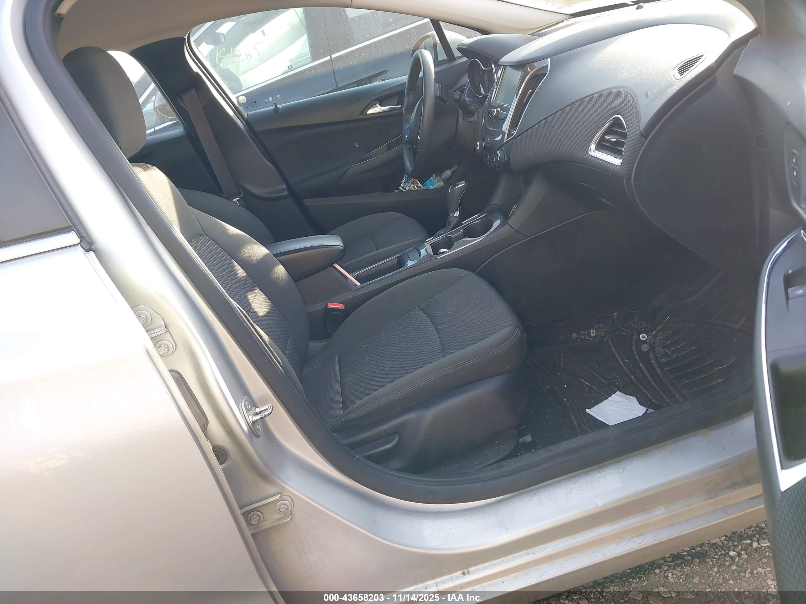 CHEVROLET CRUZE image 5