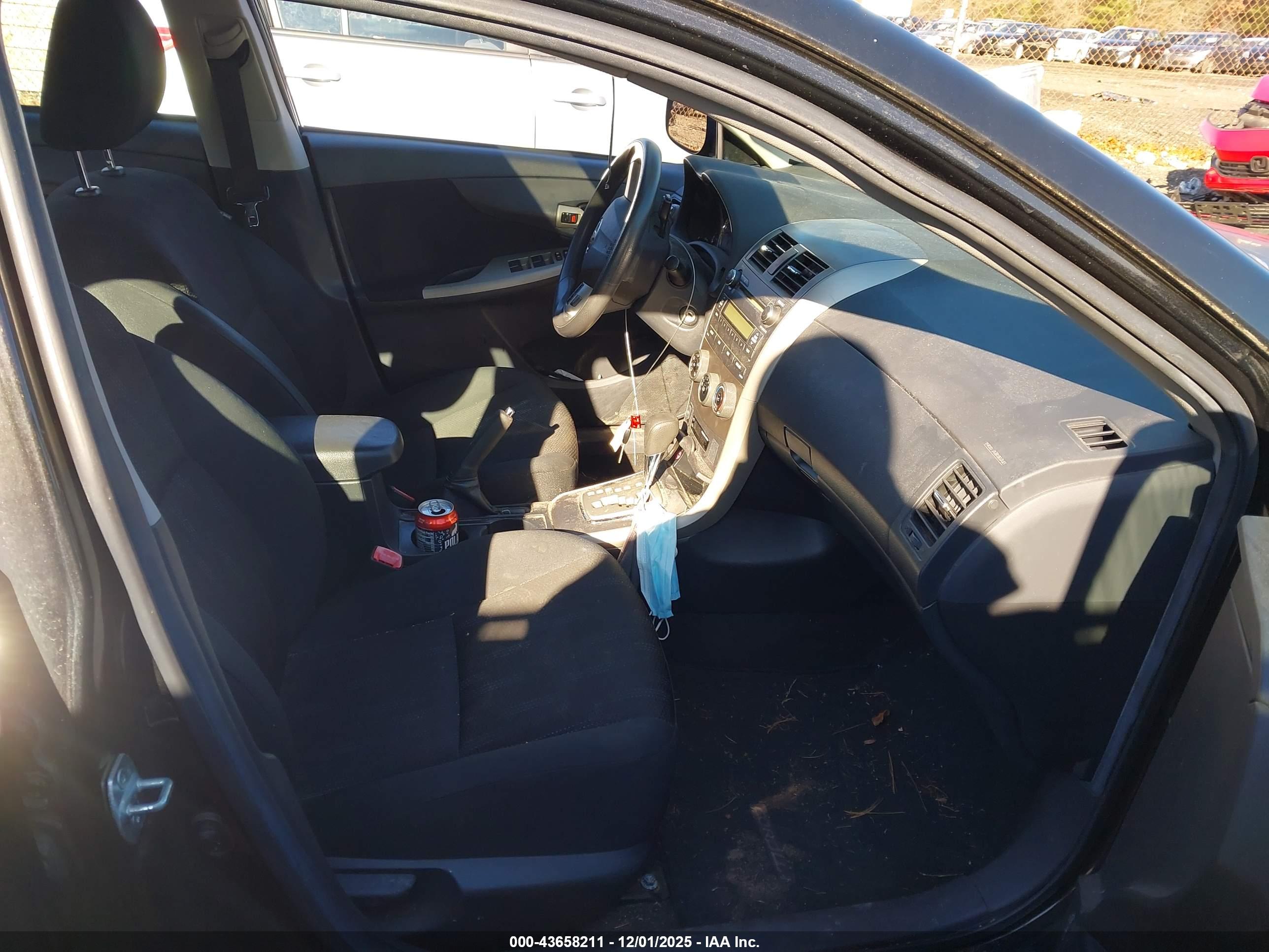 TOYOTA COROLLA image 5