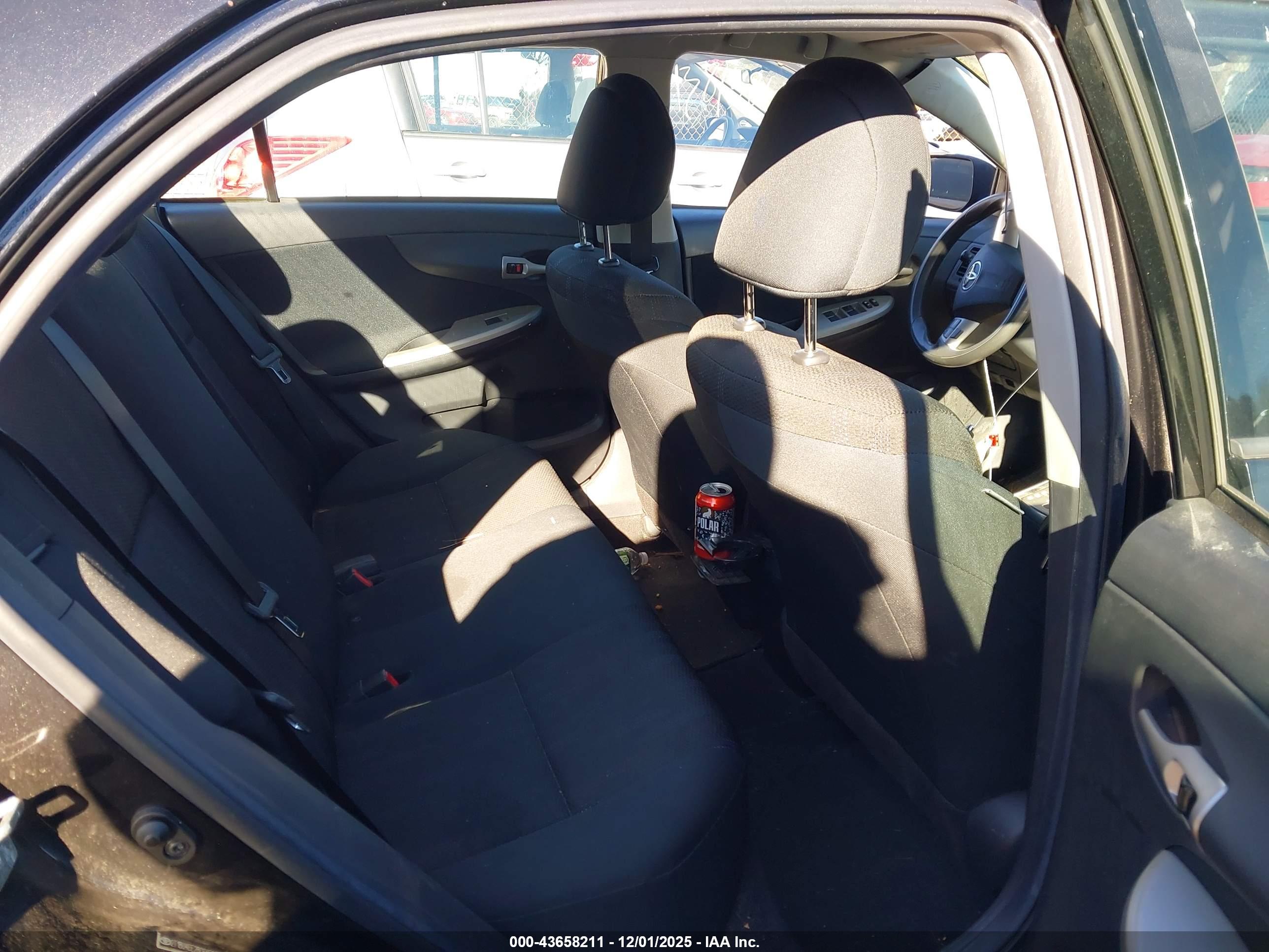 TOYOTA COROLLA image 8