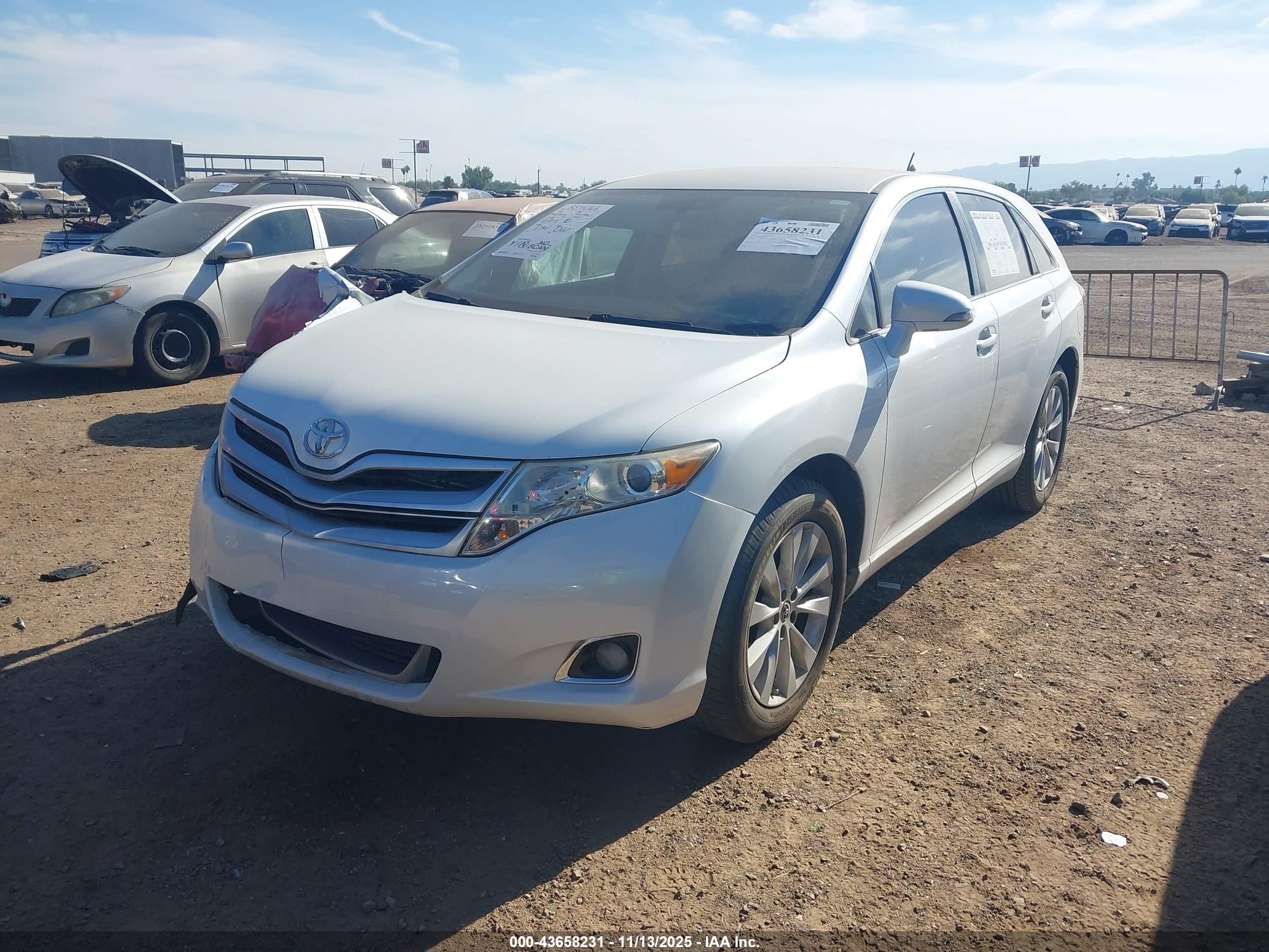 TOYOTA VENZA image 2