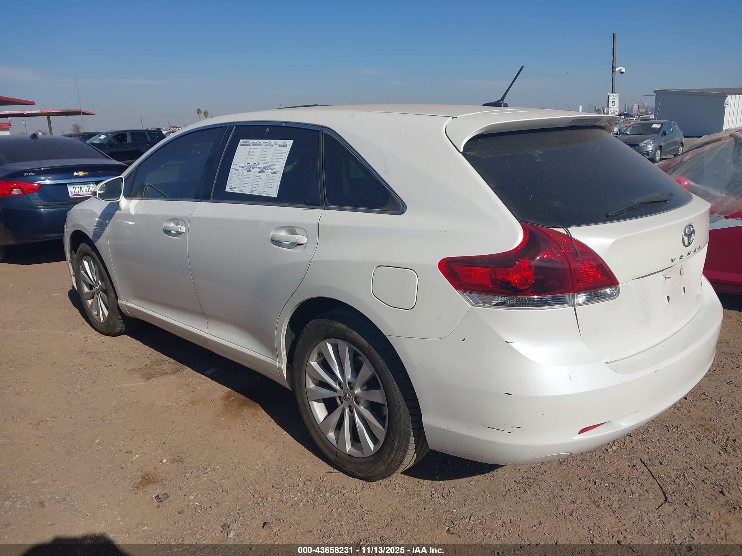 TOYOTA VENZA image 3