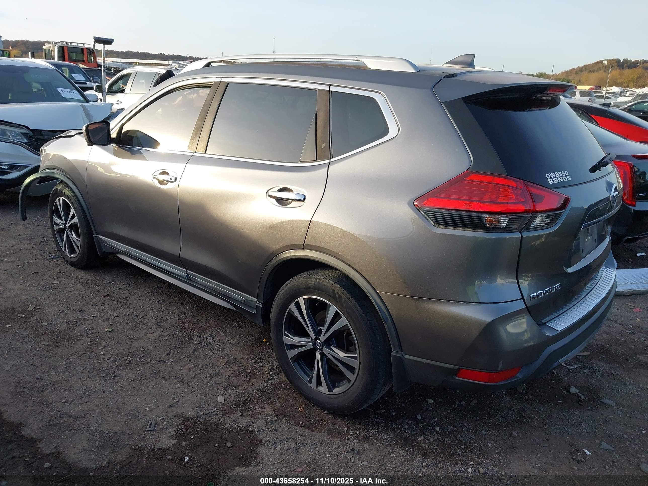 NISSAN ROGUE image 3