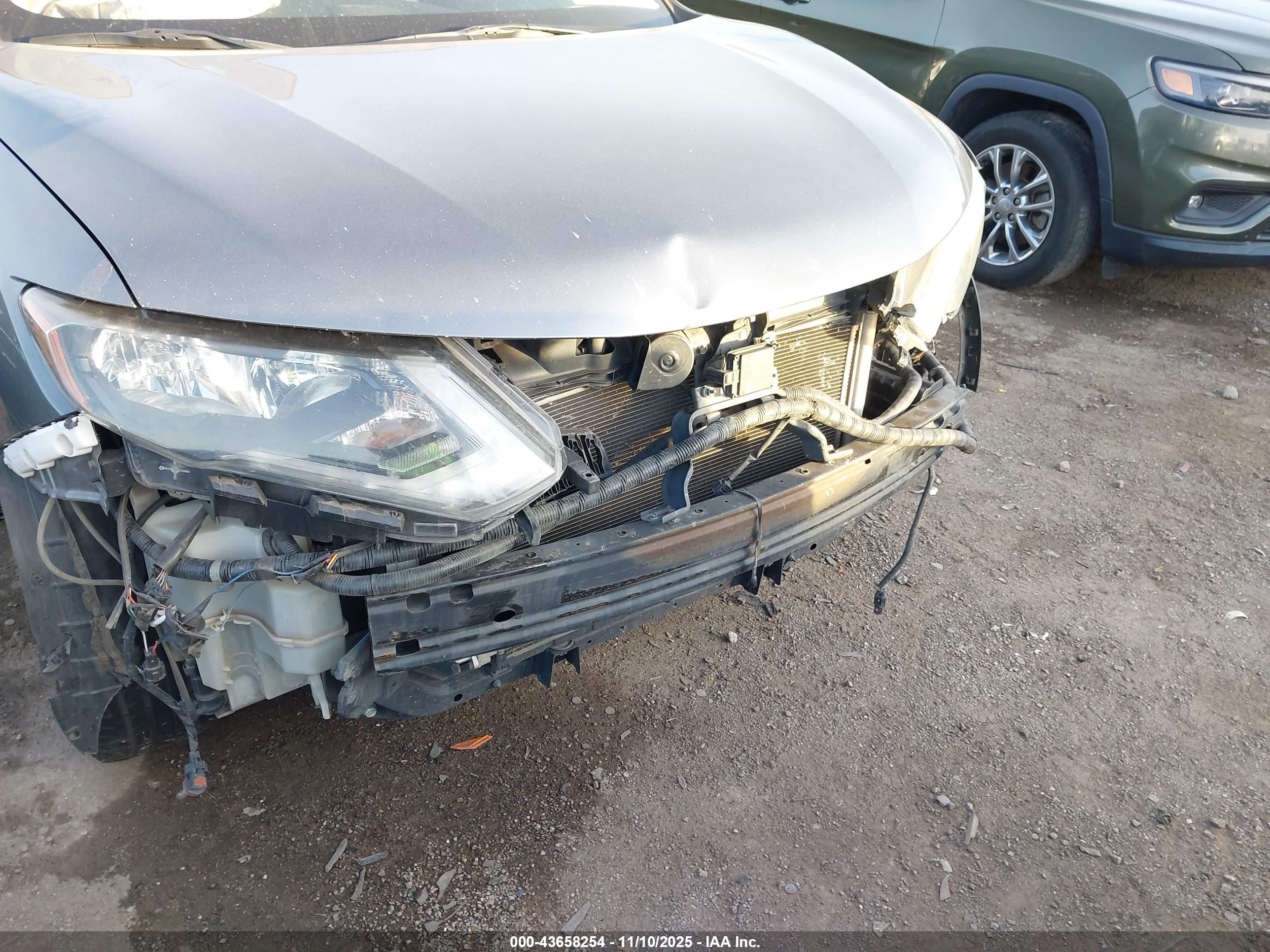 NISSAN ROGUE image 6