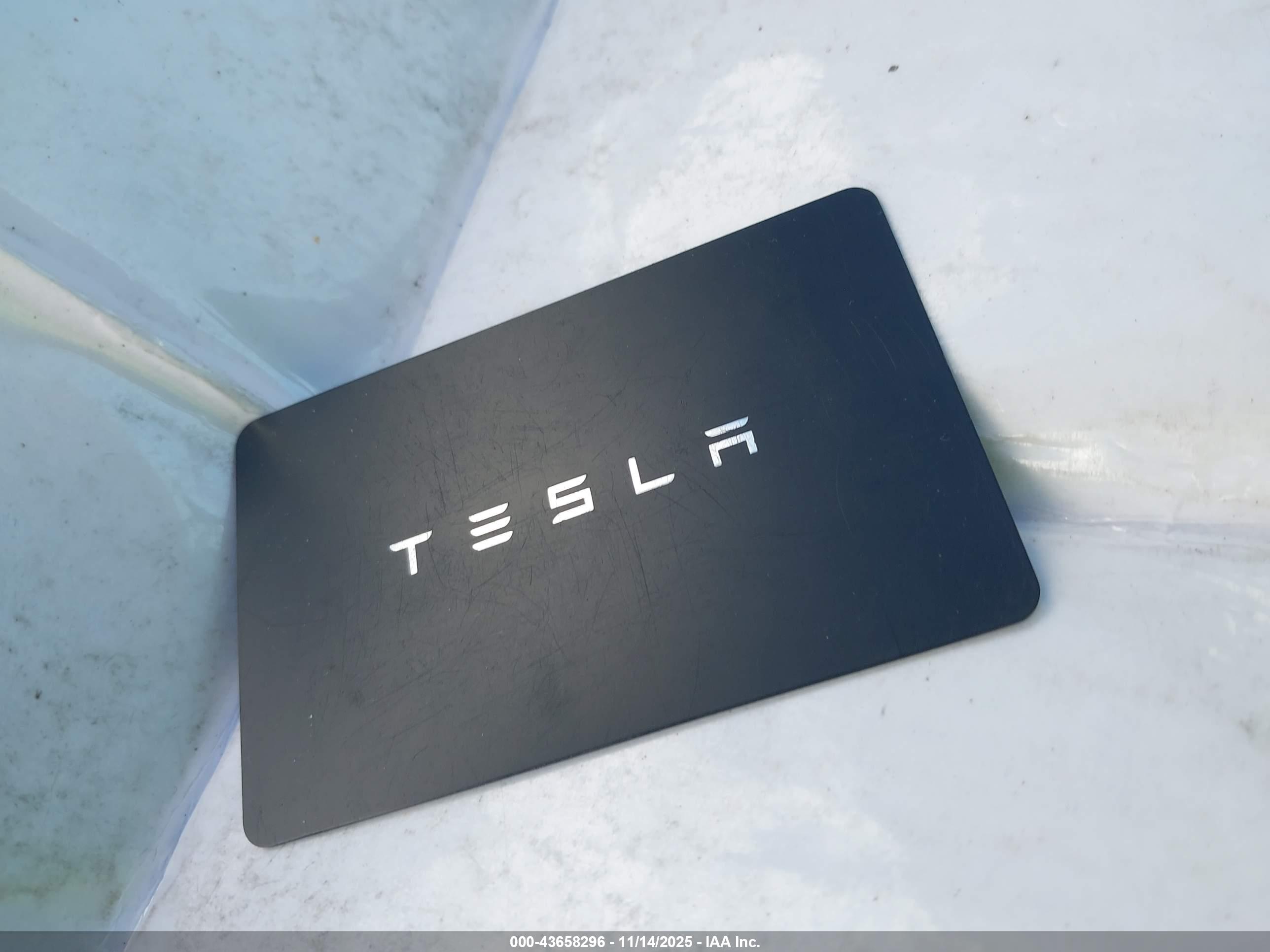 TESLA MODEL image 11