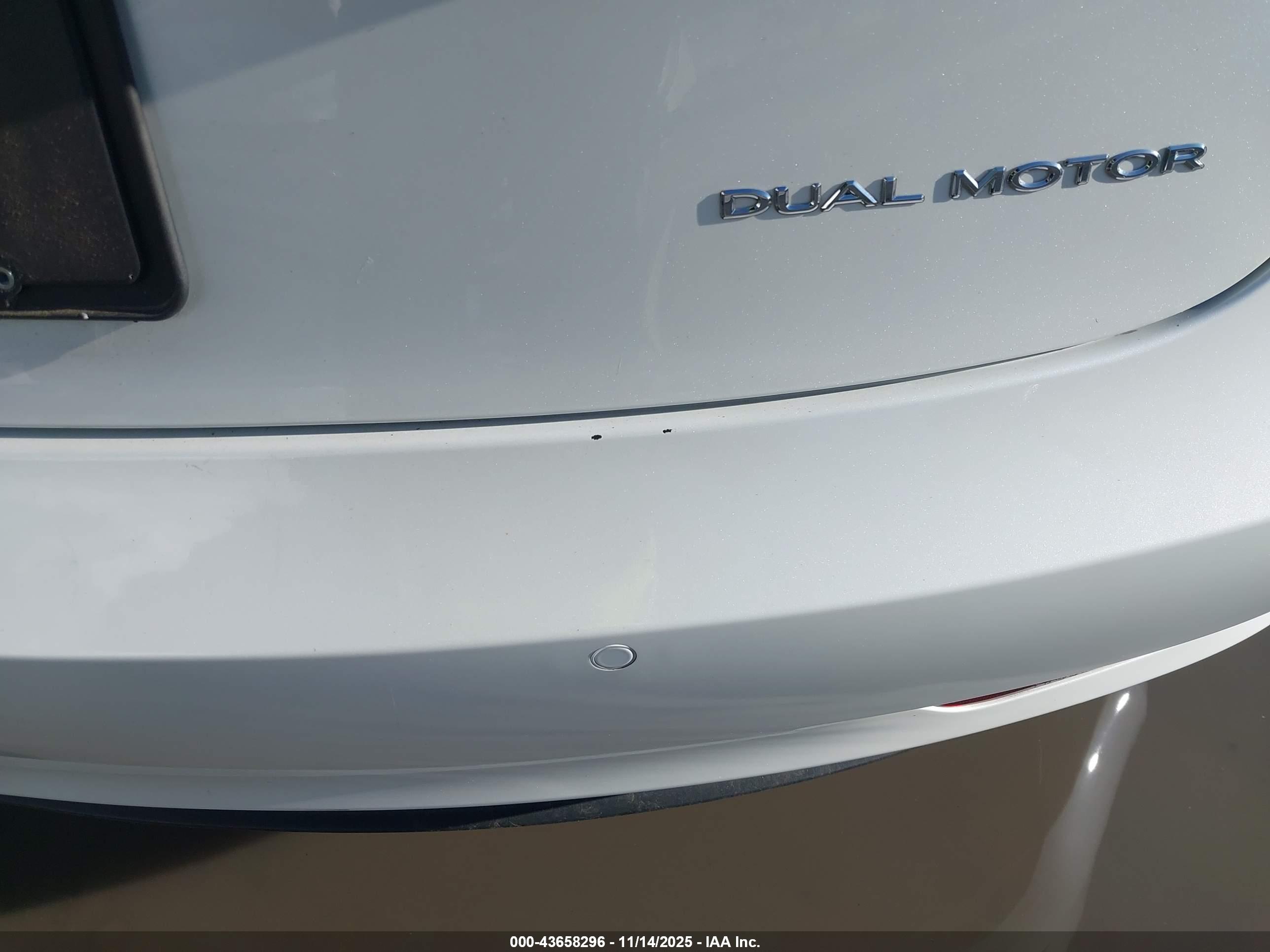 TESLA MODEL image 6