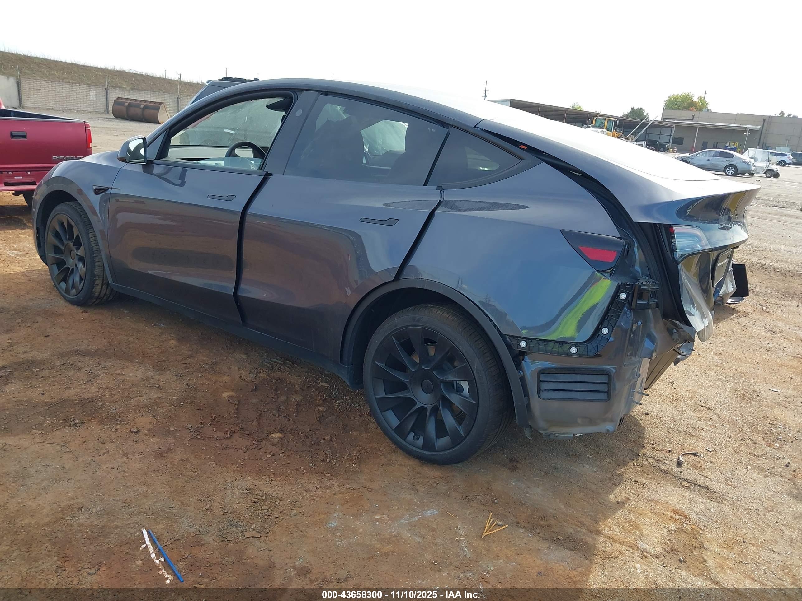 TESLA MODEL image 3