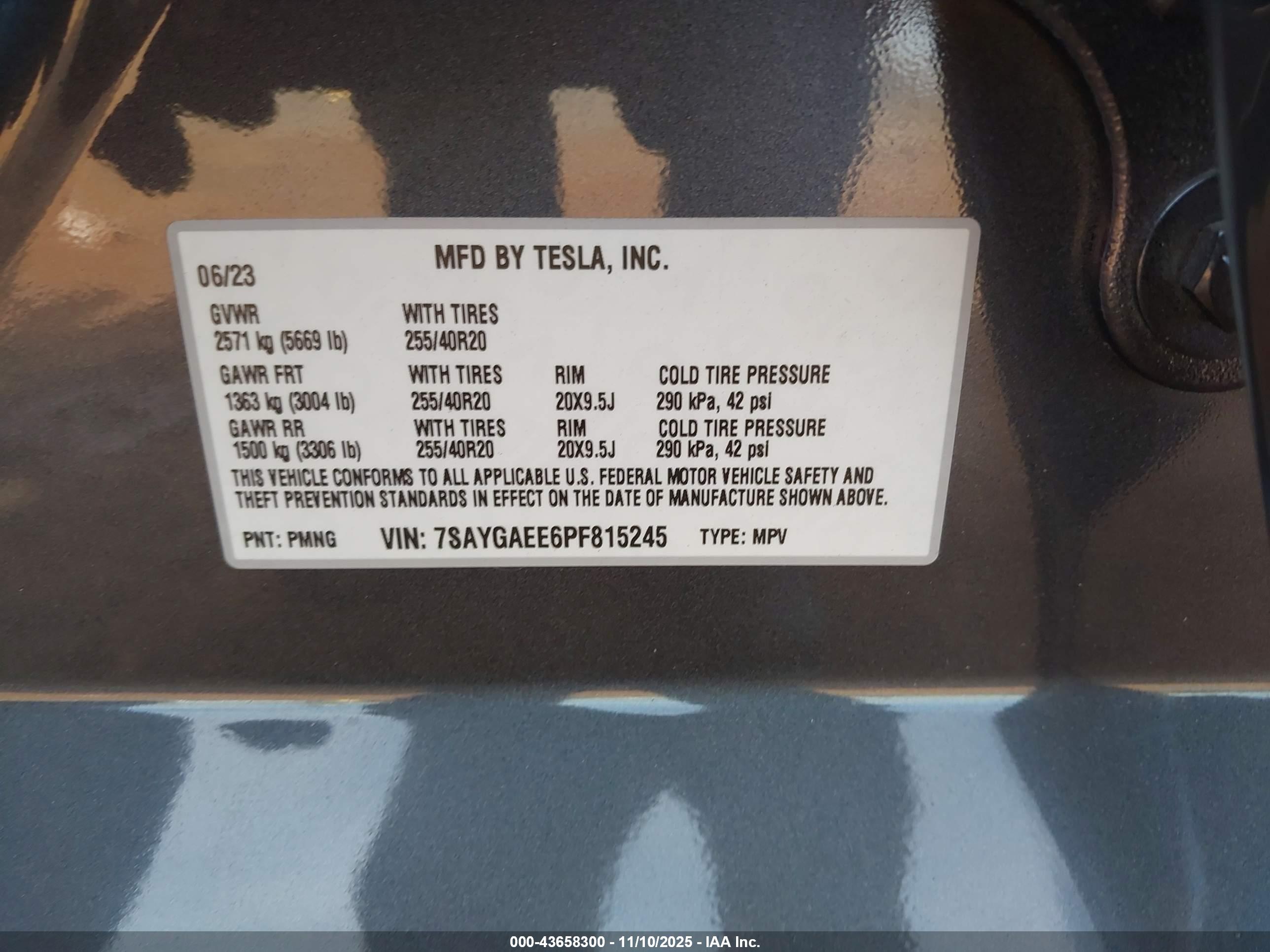 TESLA MODEL image 9
