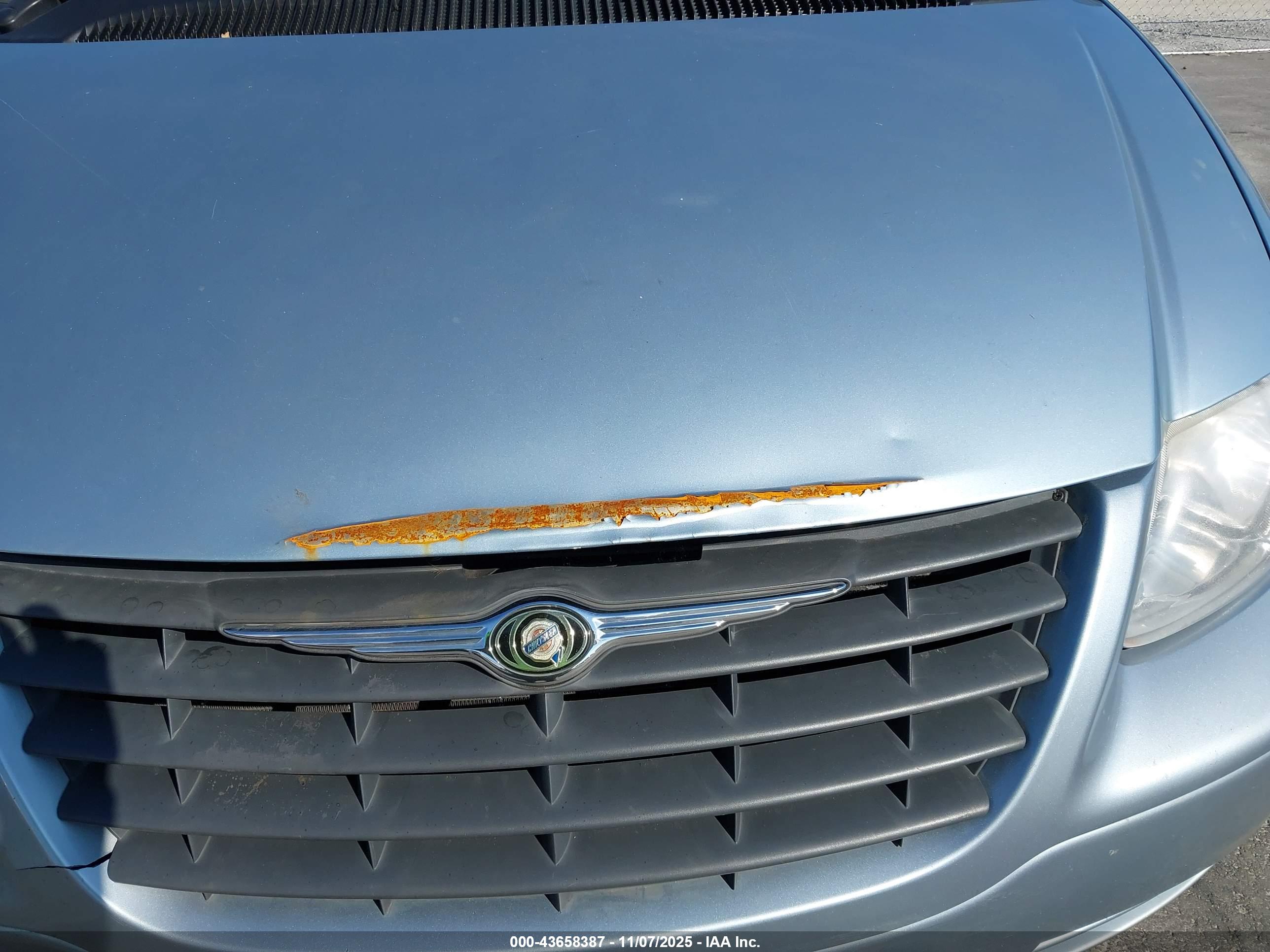 CHRYSLER TOWN image 6