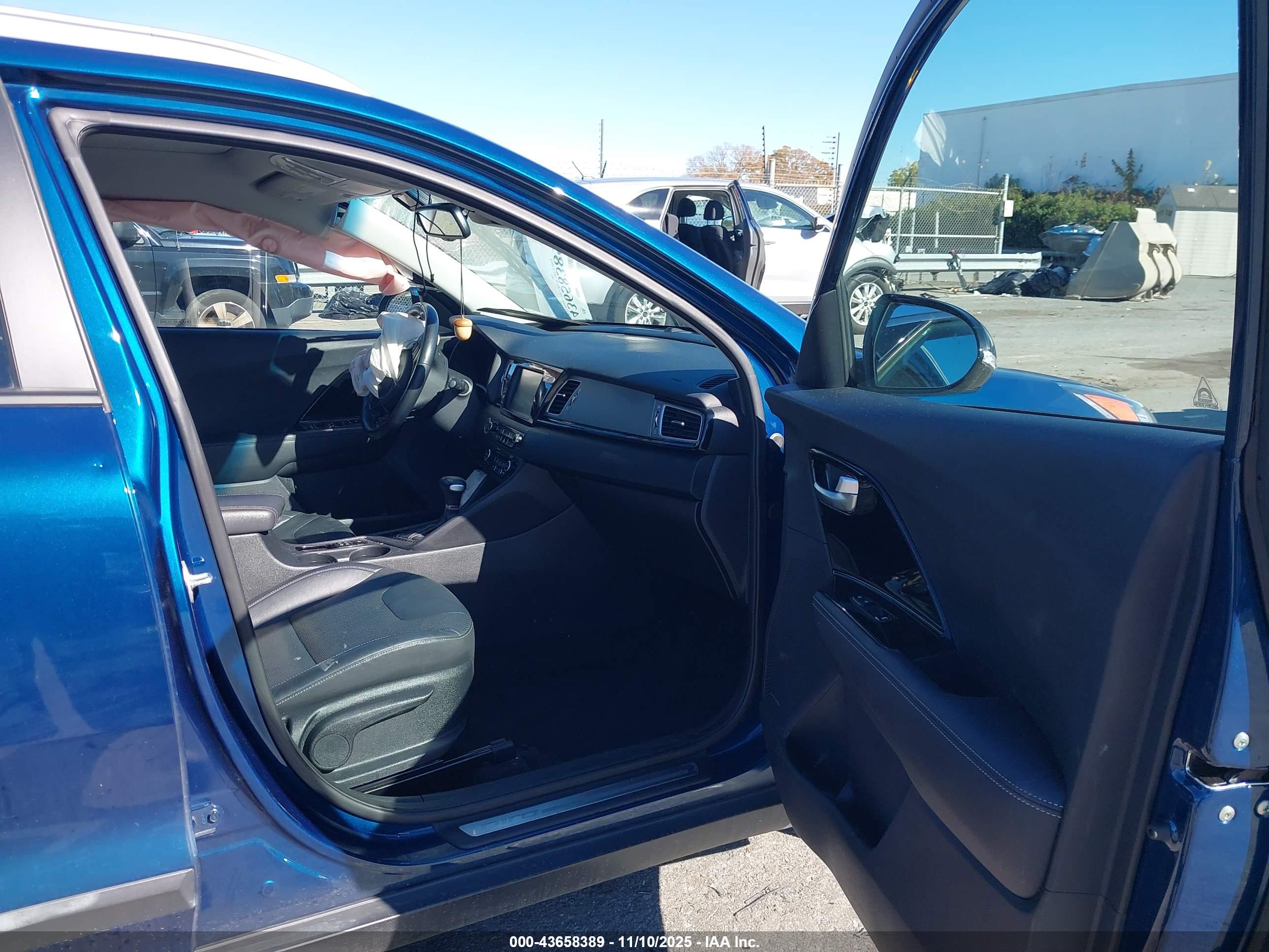 KIA NIRO image 5