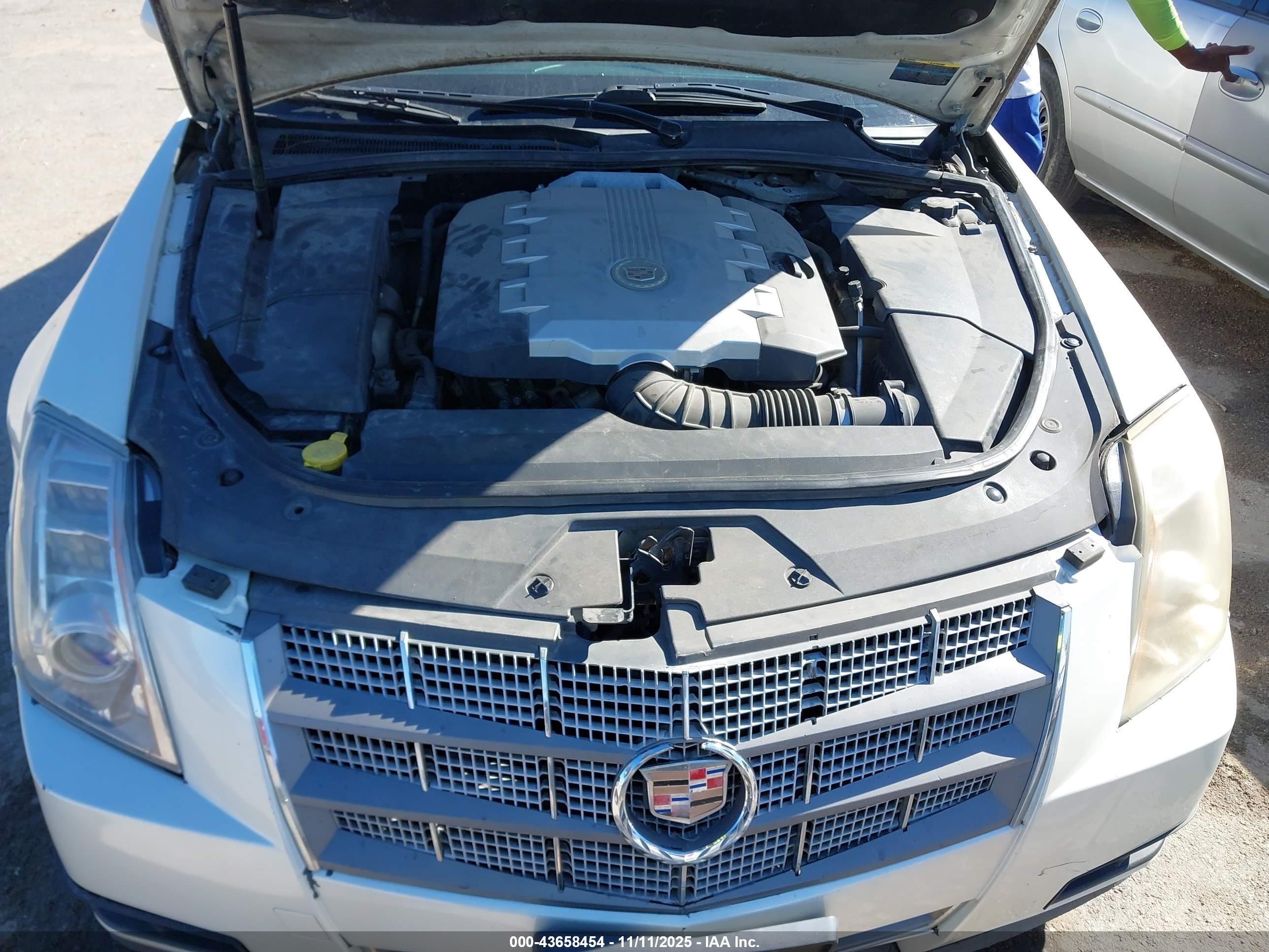 CADILLAC CTS image 10