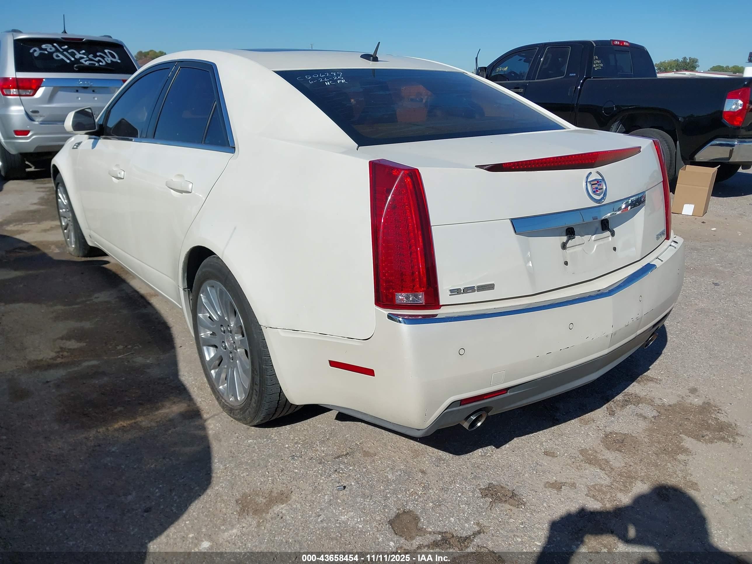 CADILLAC CTS image 3