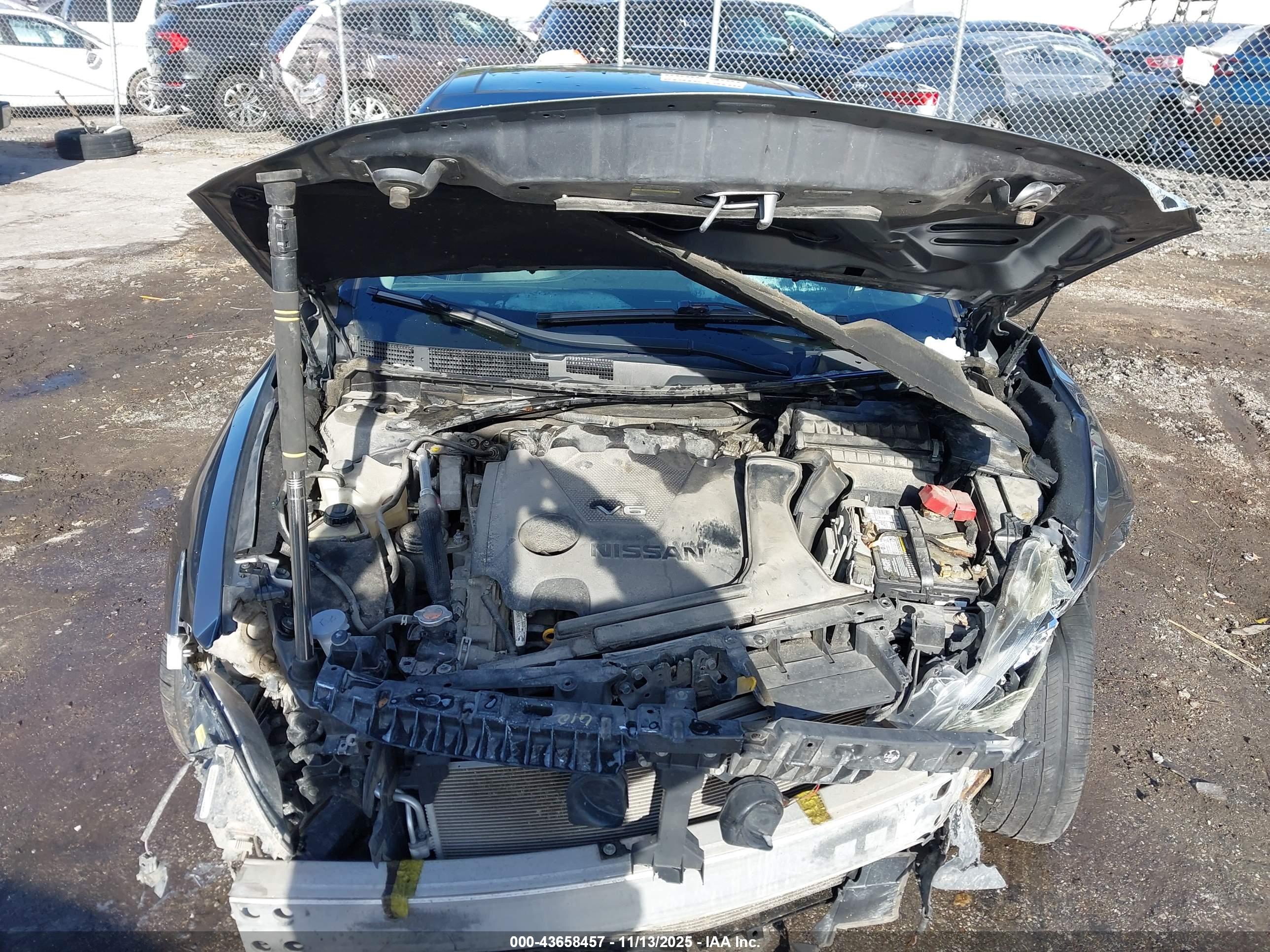 NISSAN MAXIMA image 10
