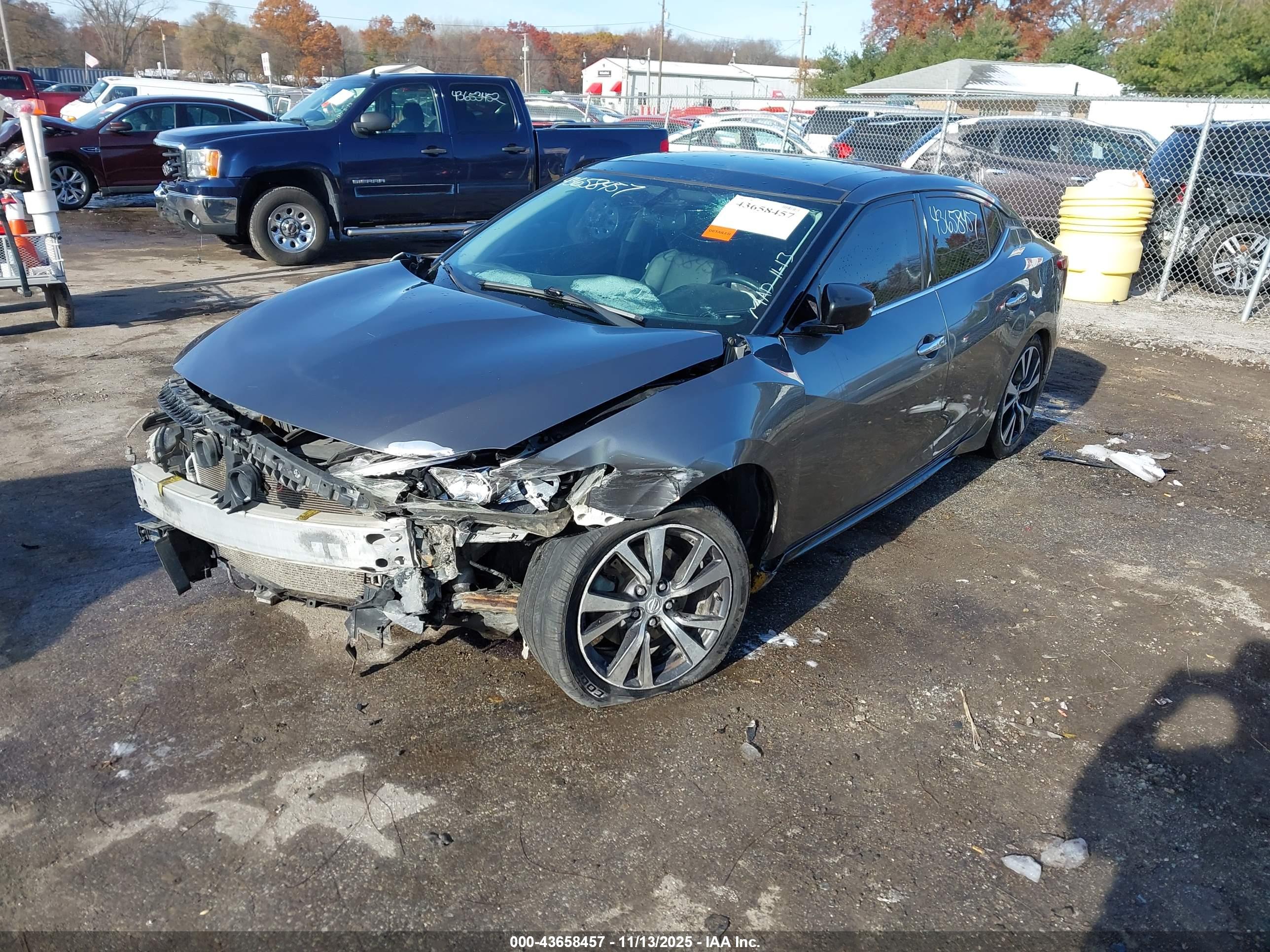 NISSAN MAXIMA image 2