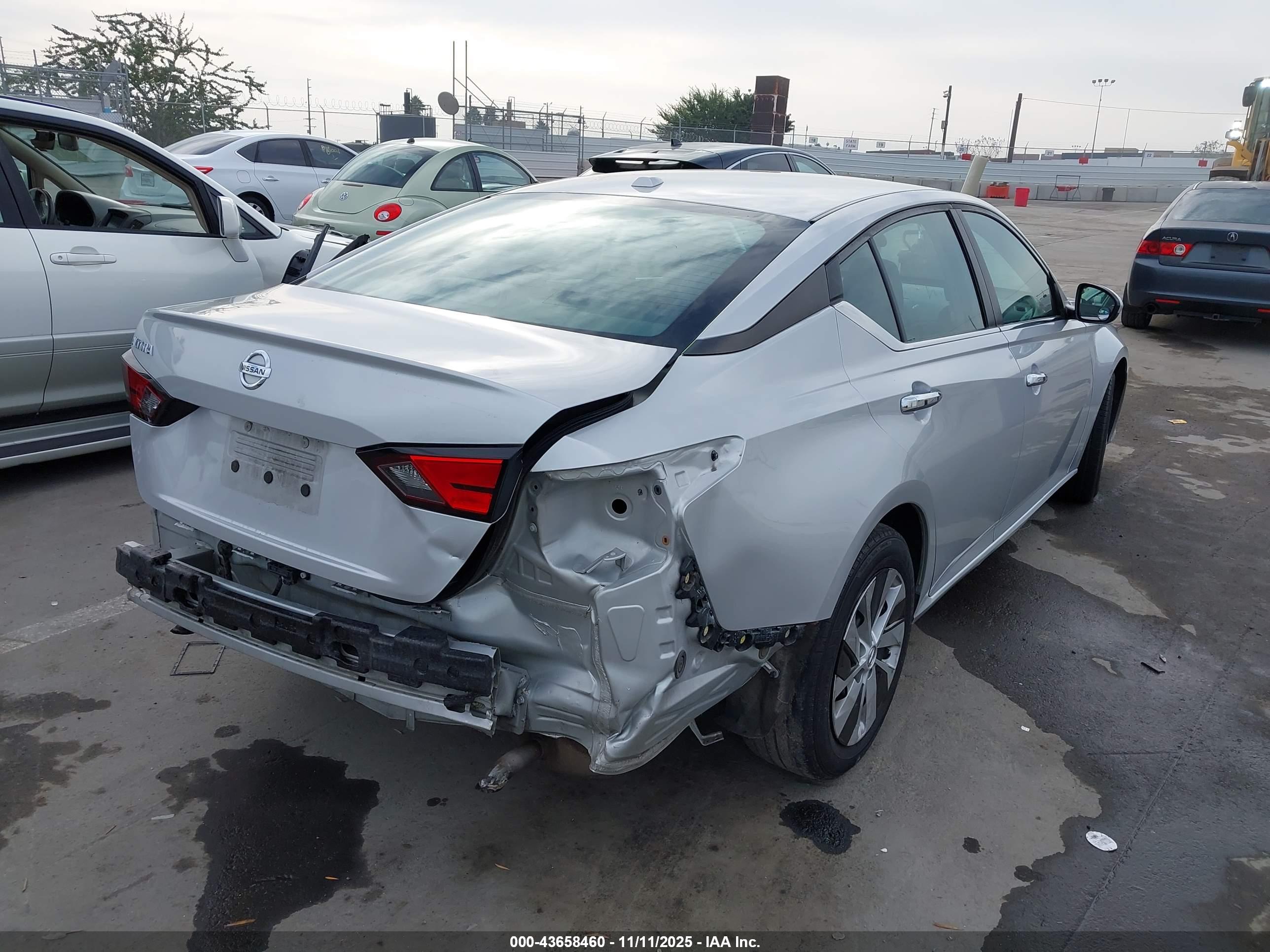 NISSAN ALTIMA image 4