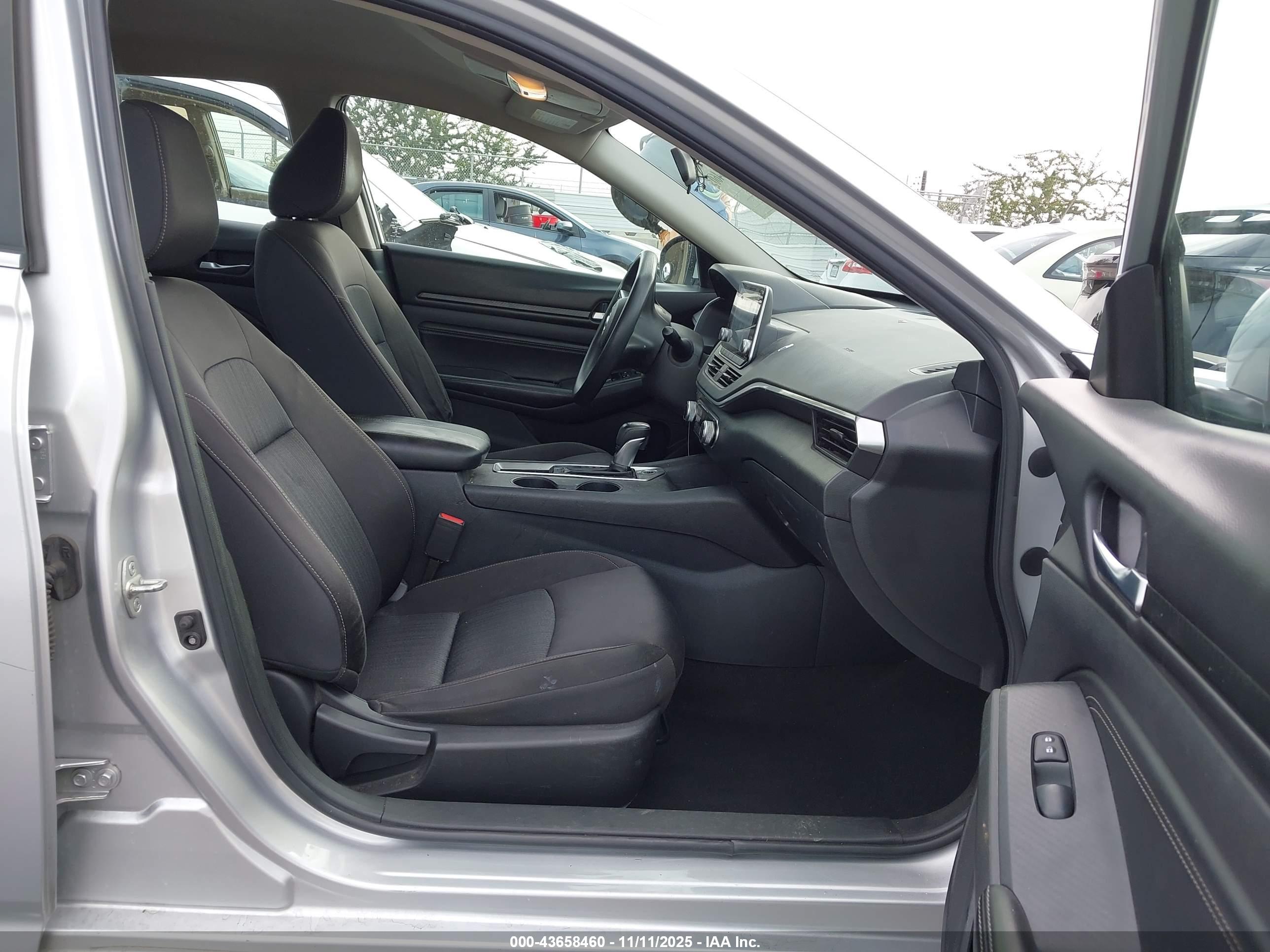NISSAN ALTIMA image 5