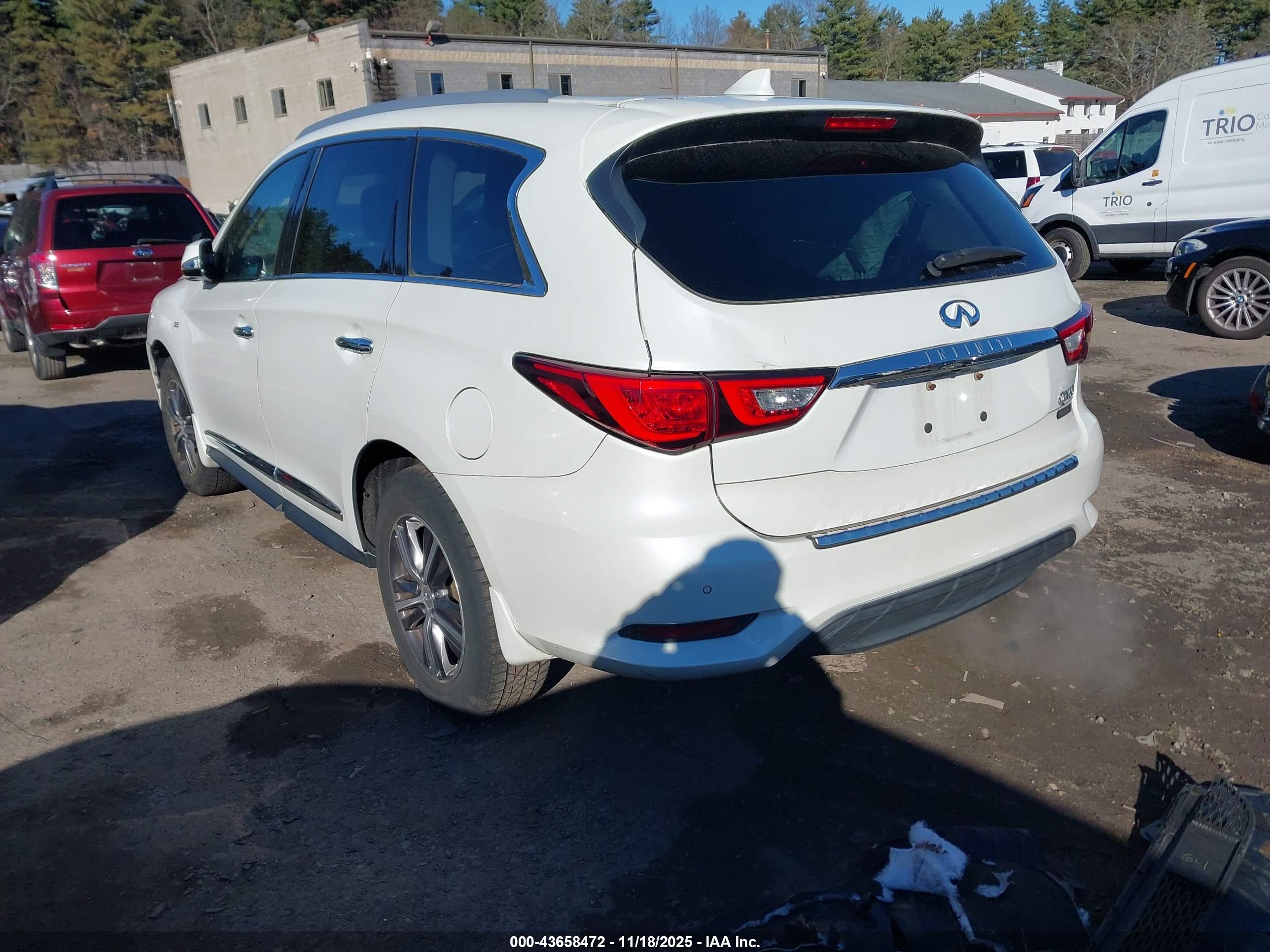 INFINITI QX60 image 3