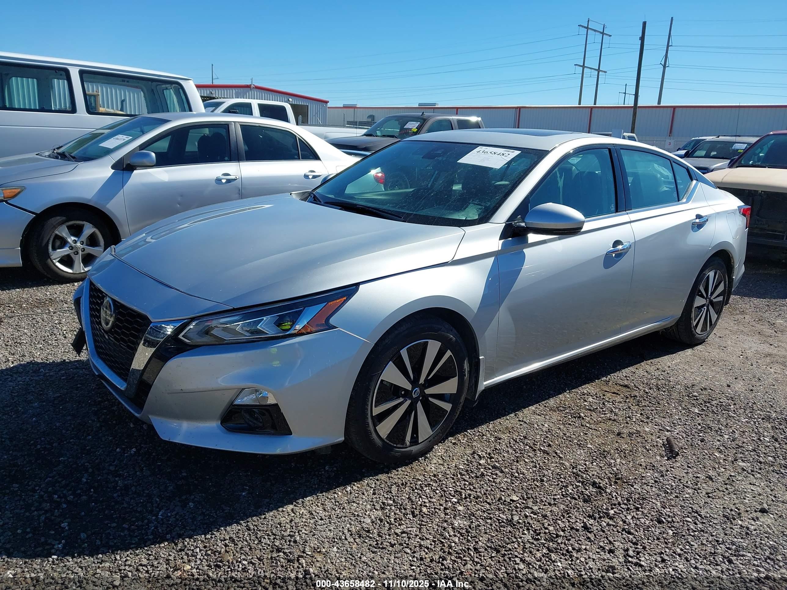 NISSAN ALTIMA image 2