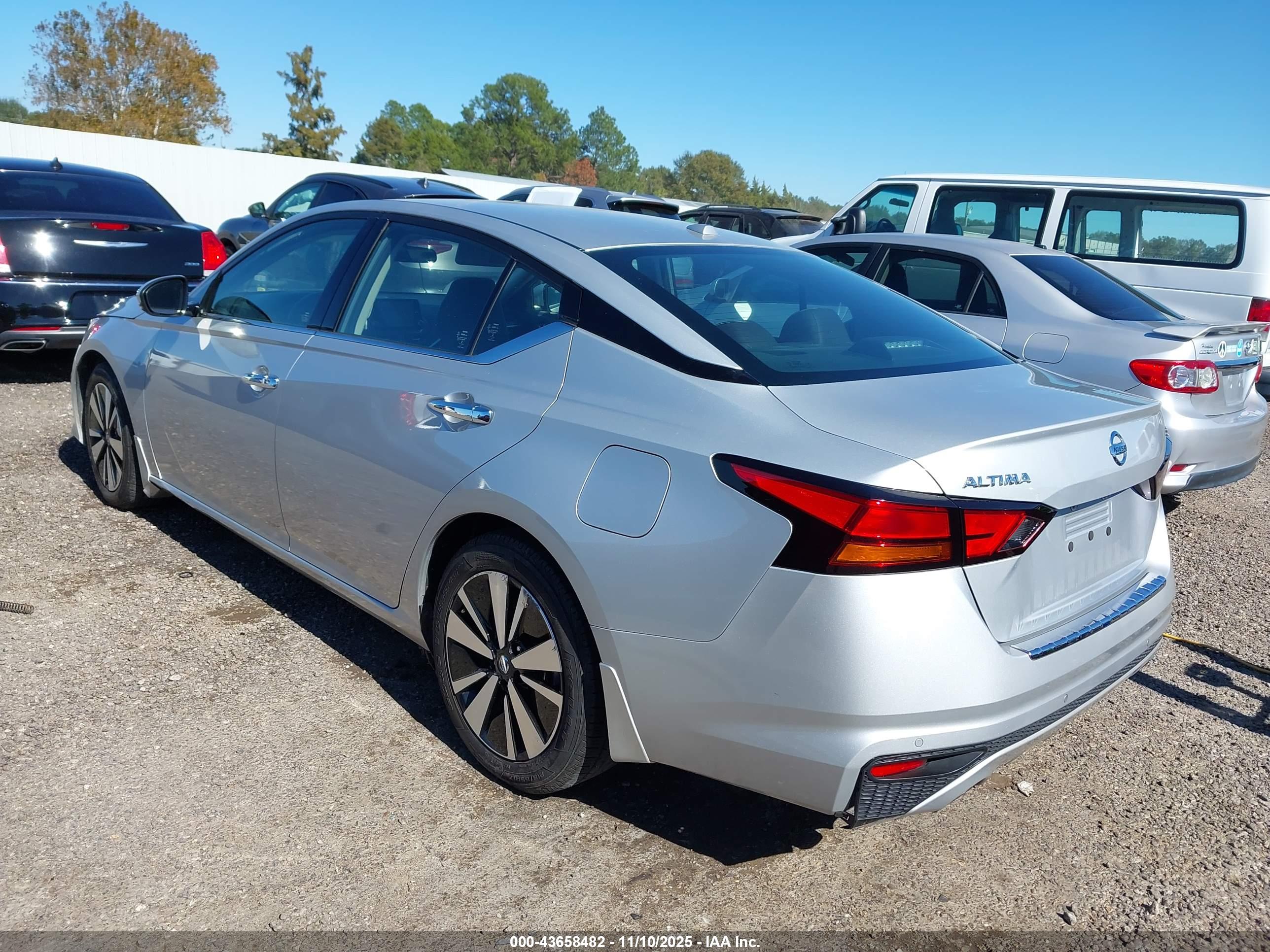 NISSAN ALTIMA image 3
