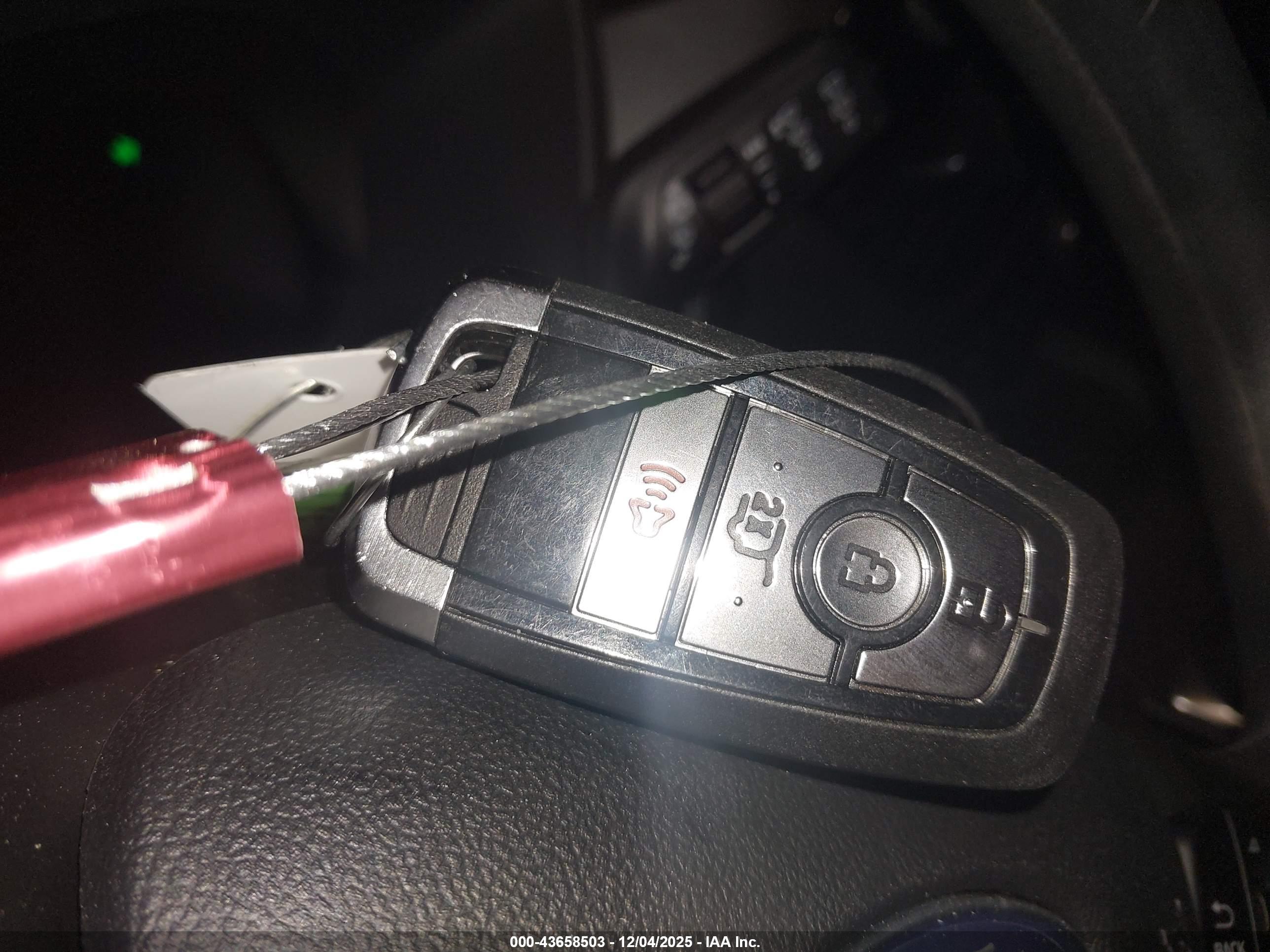 FORD ESCAPE image 11
