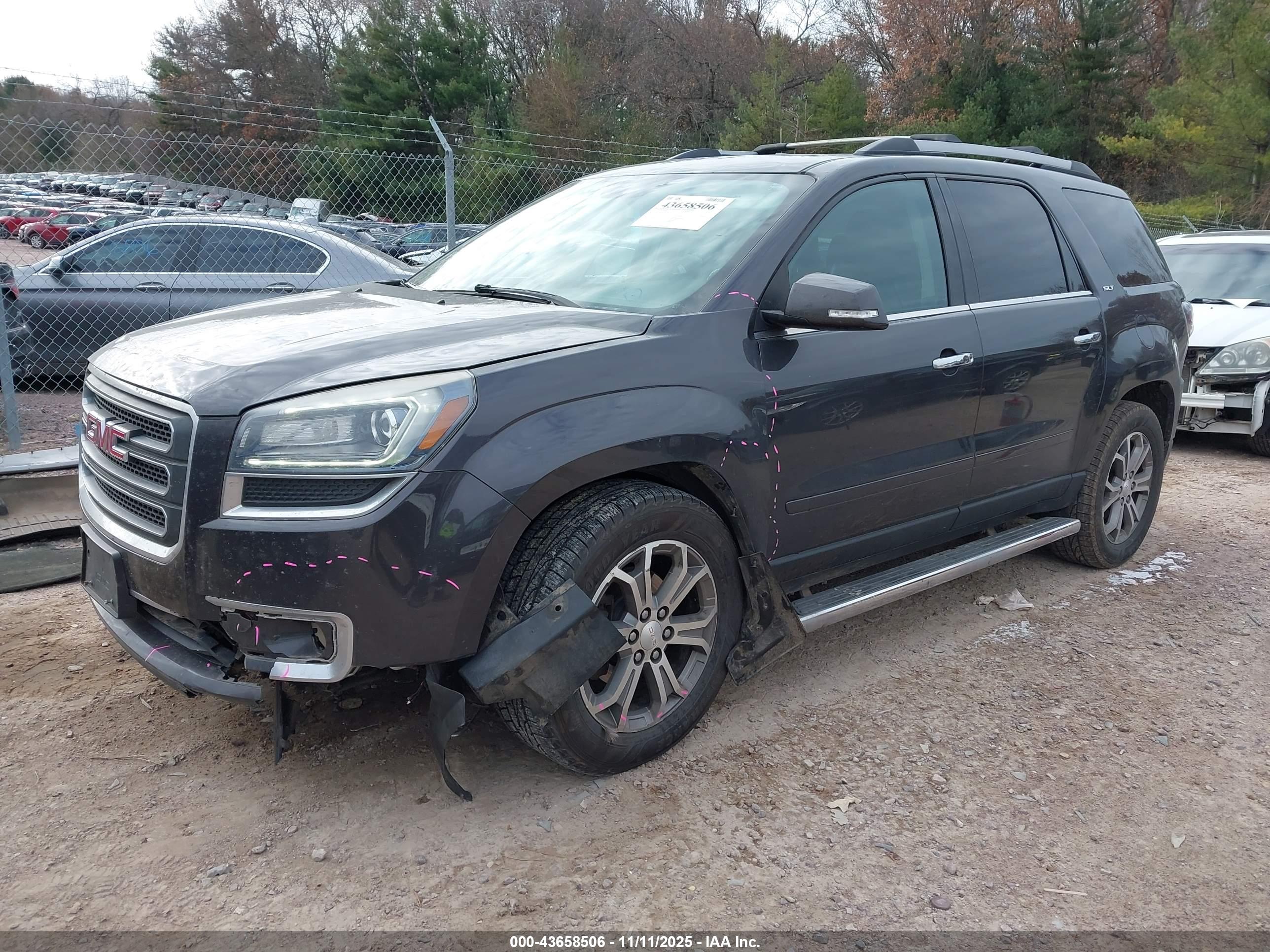 GMC ACADIA image 2