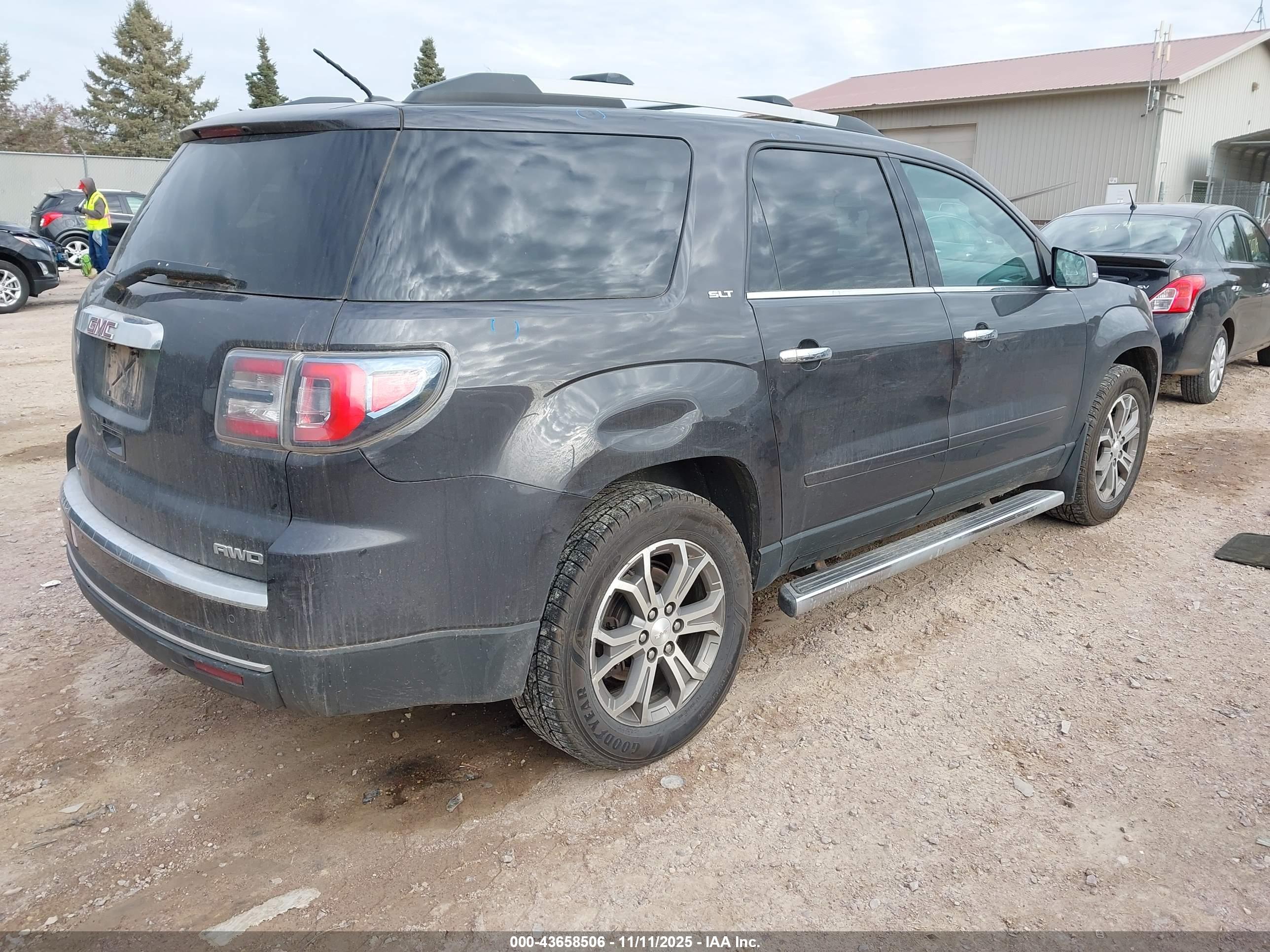 GMC ACADIA image 4