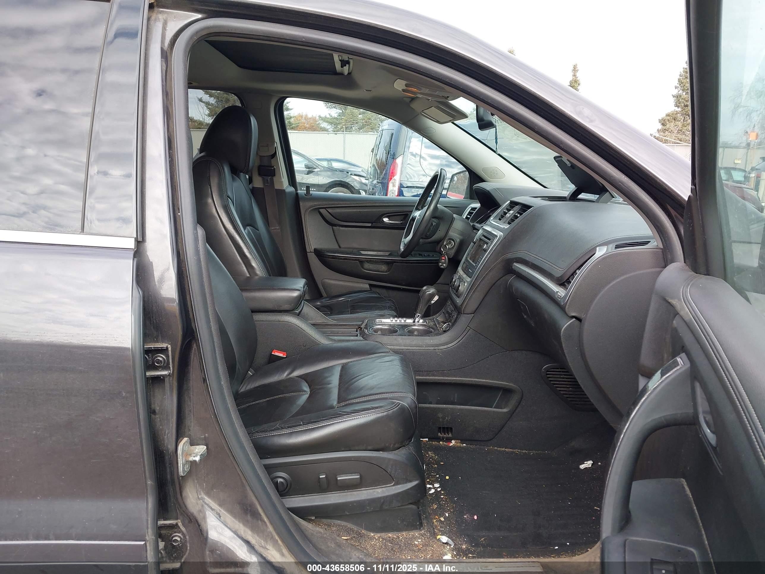 GMC ACADIA image 5