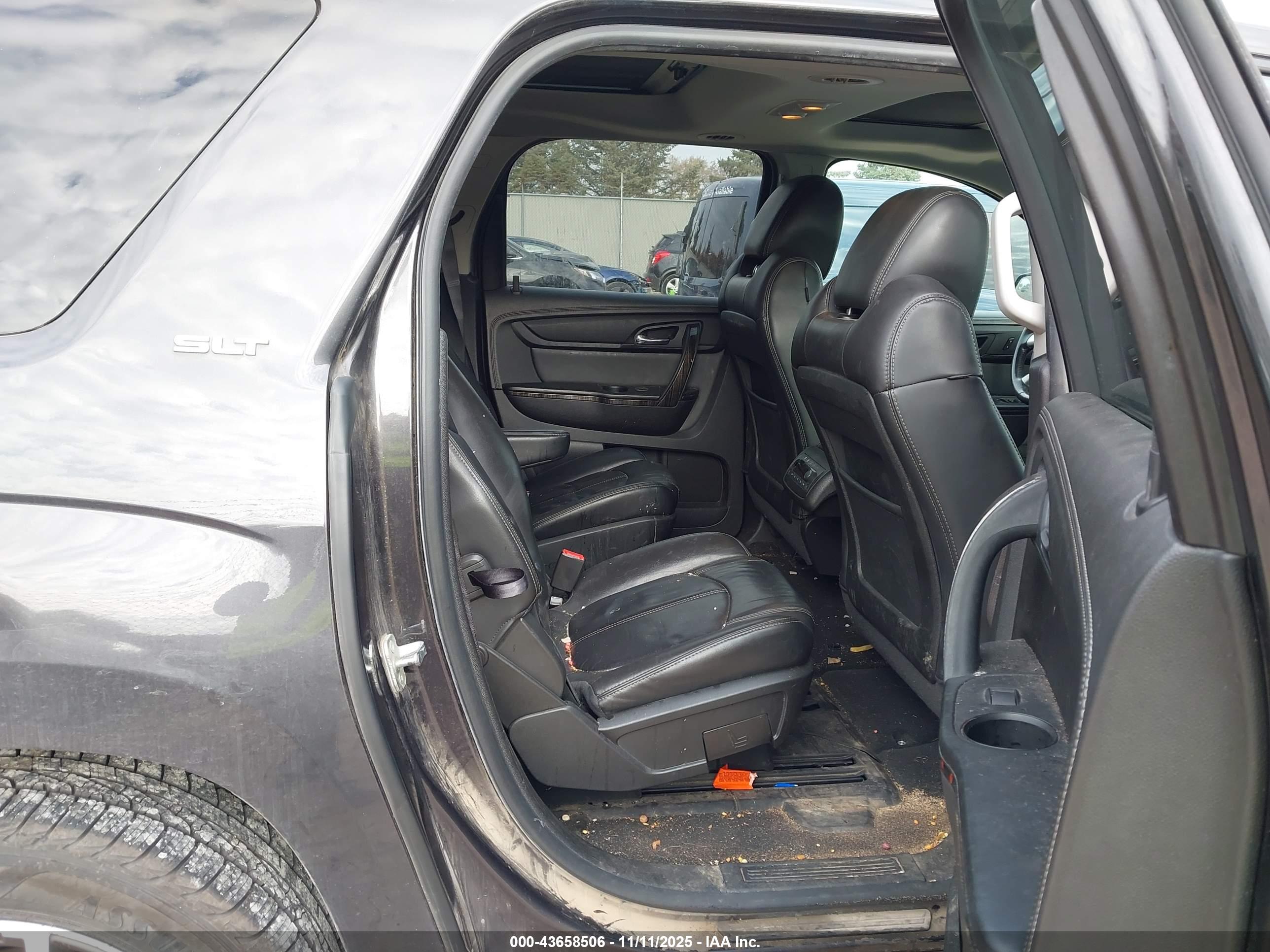 GMC ACADIA image 8