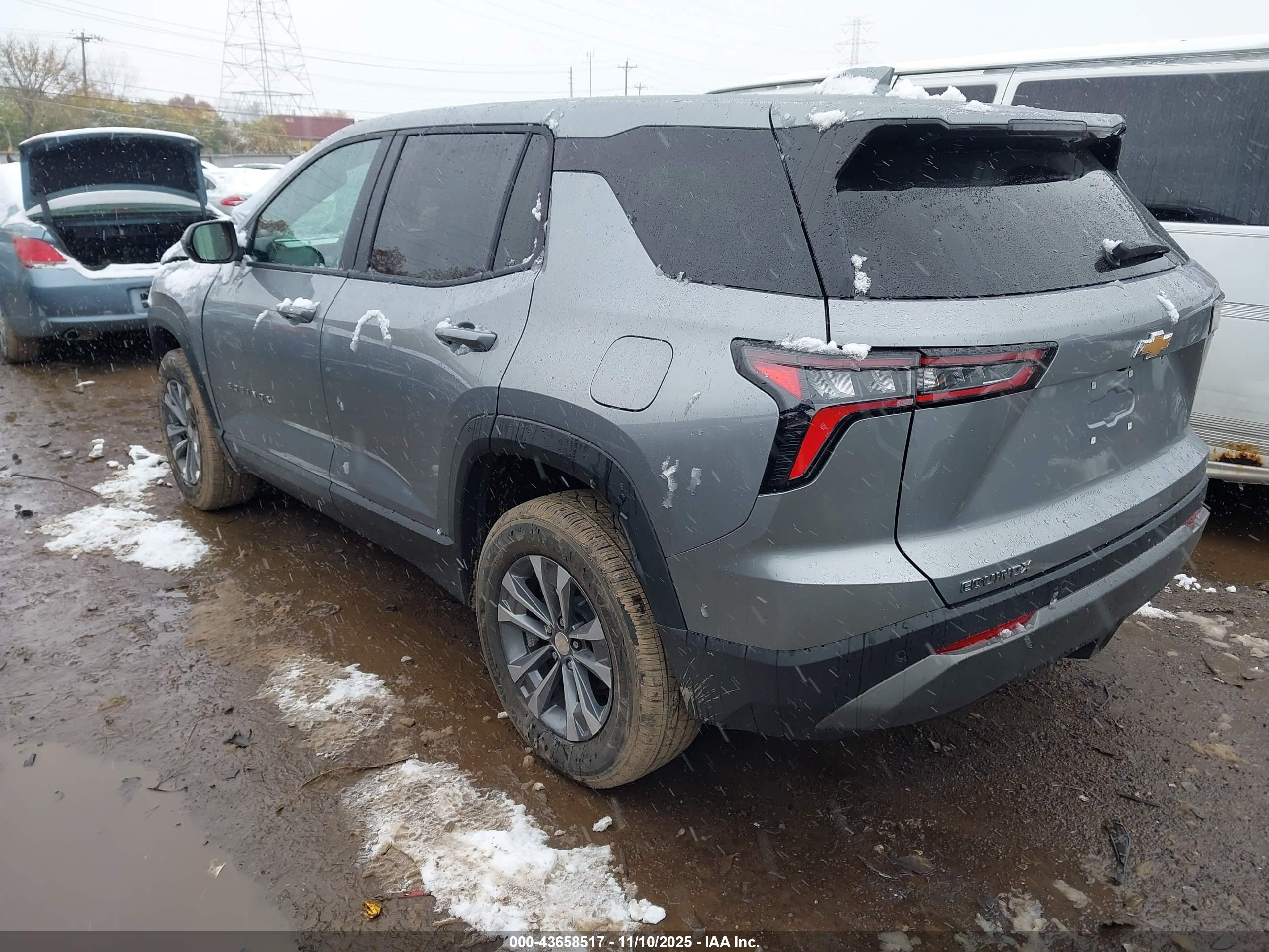 CHEVROLET EQUINOX image 3
