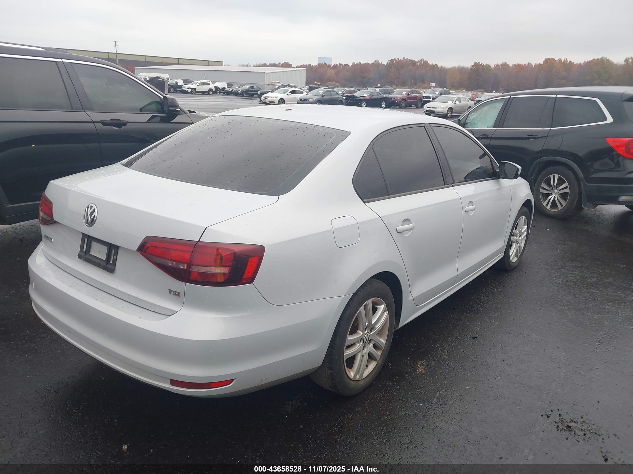 VOLKSWAGEN JETTA image 4