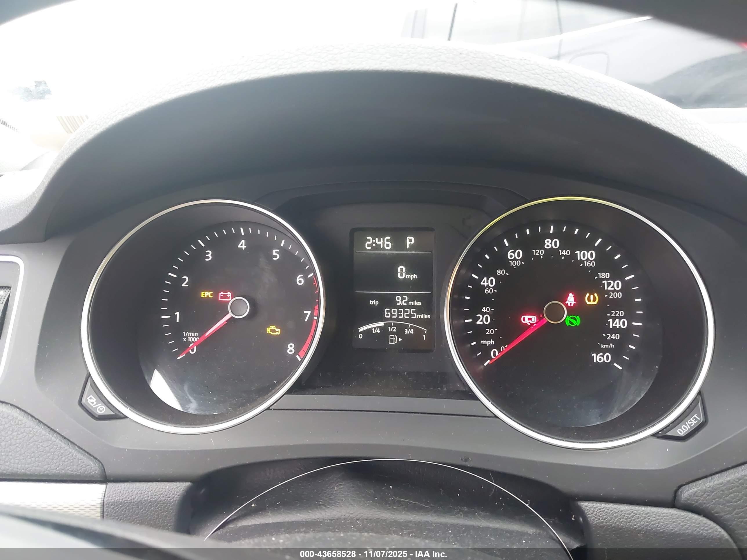 VOLKSWAGEN JETTA image 7