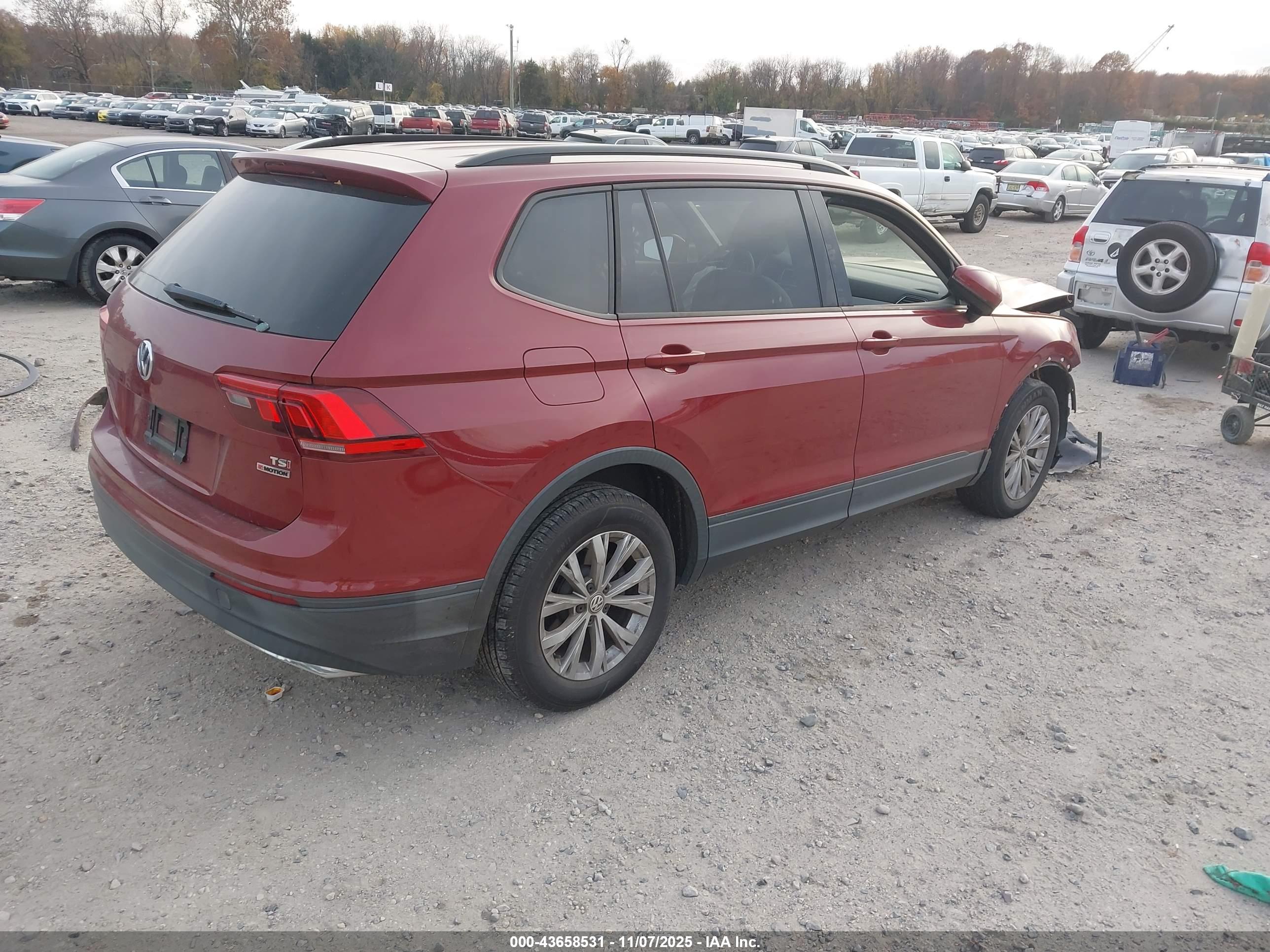 VOLKSWAGEN TIGUAN image 4