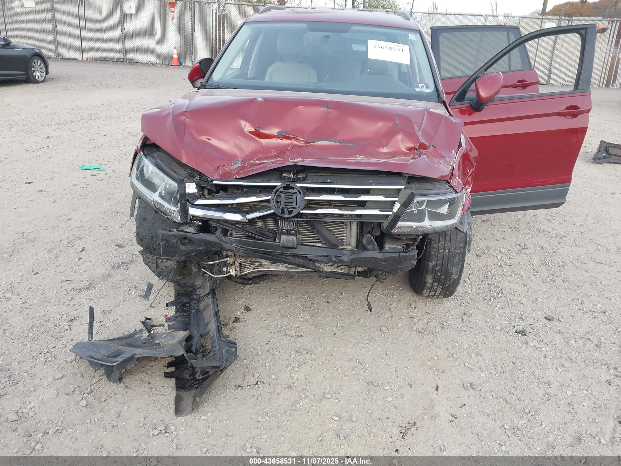VOLKSWAGEN TIGUAN image 6