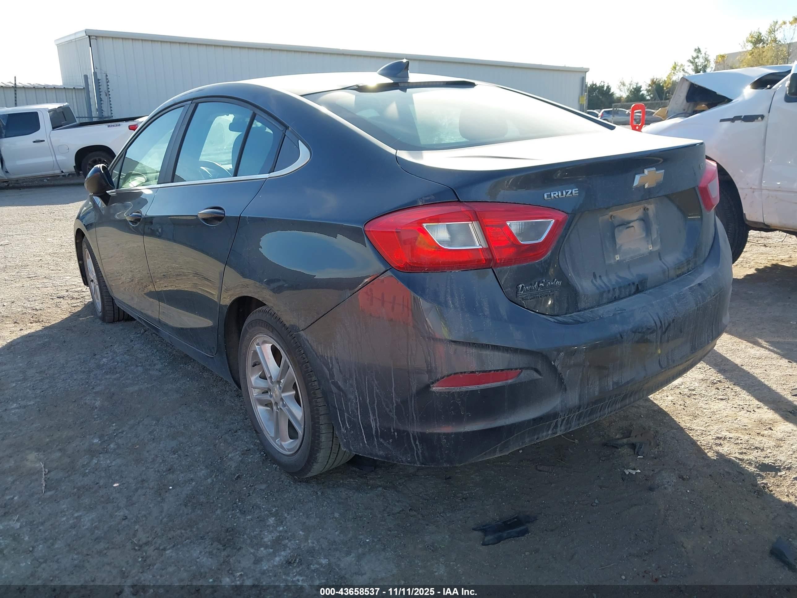 CHEVROLET CRUZE image 3
