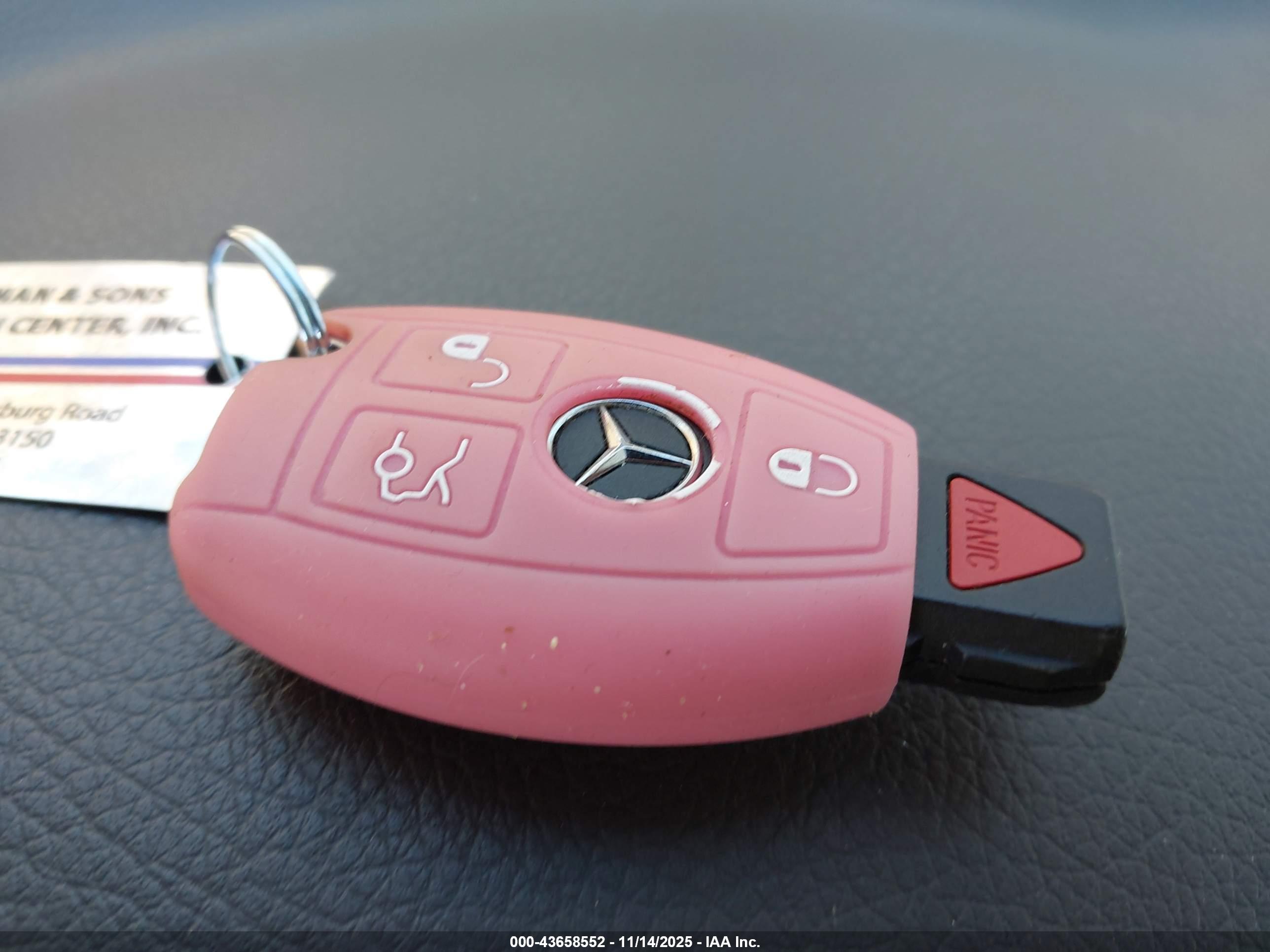 MERCEDES-BENZ GLK image 11